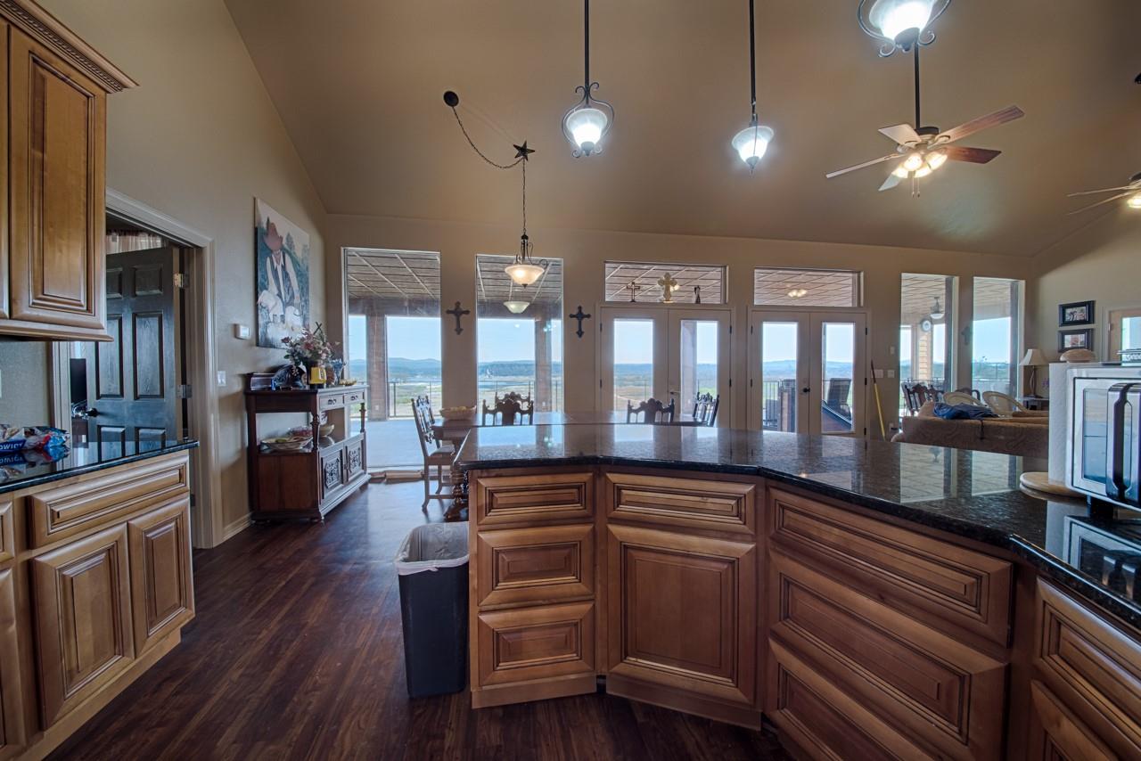 421 Chimney Cove Dr, Marble Falls, TX 78654