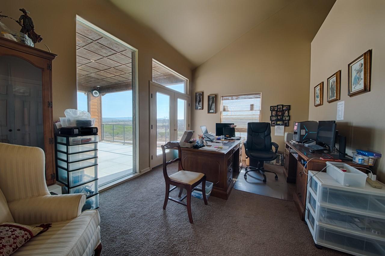 421 Chimney Cove Dr, Marble Falls, TX 78654