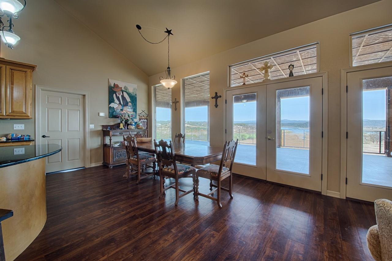 421 Chimney Cove Dr, Marble Falls, TX 78654