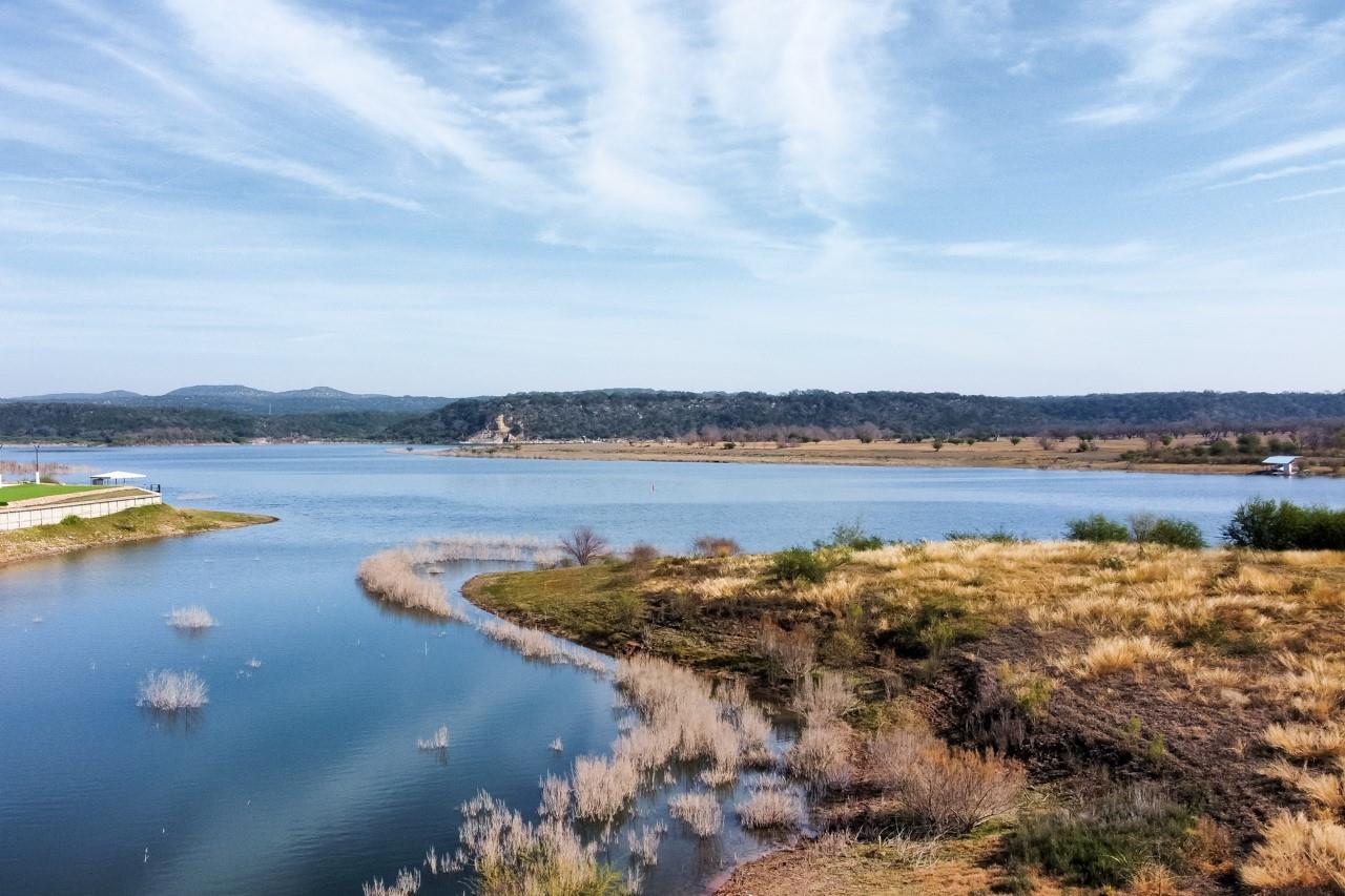 421 Chimney Cove Dr, Marble Falls, TX 78654