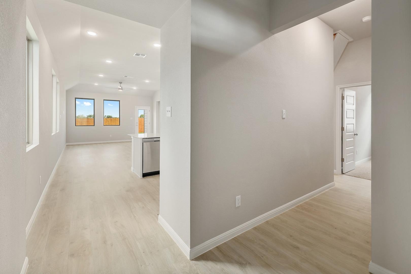 441 Lucky Ave, Elgin, TX 78621