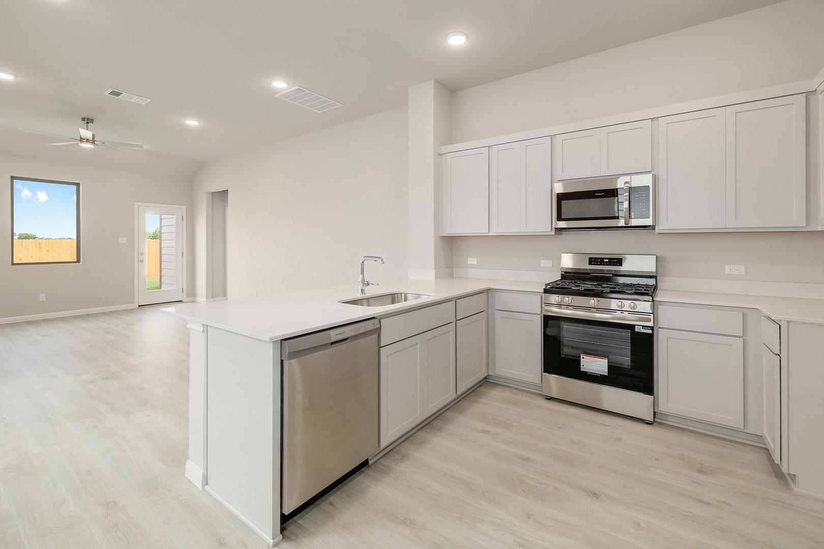 441 Lucky Ave, Elgin, TX 78621