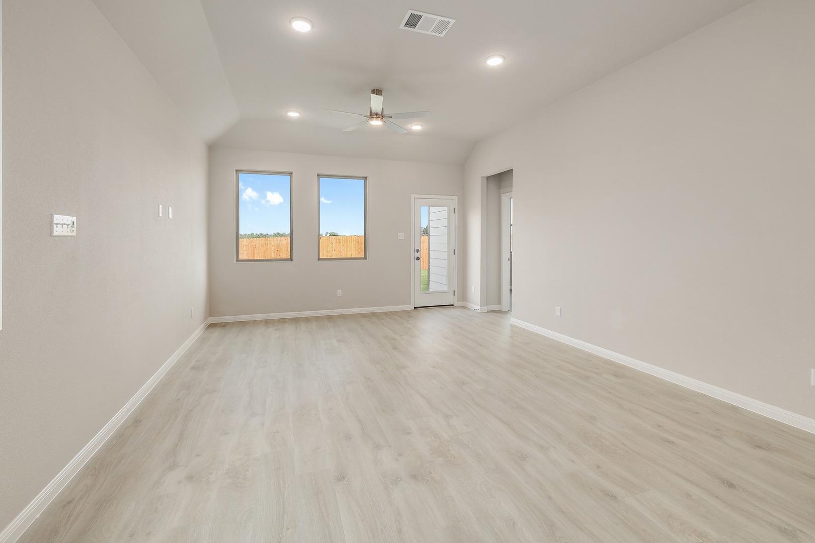 441 Lucky Ave, Elgin, TX 78621