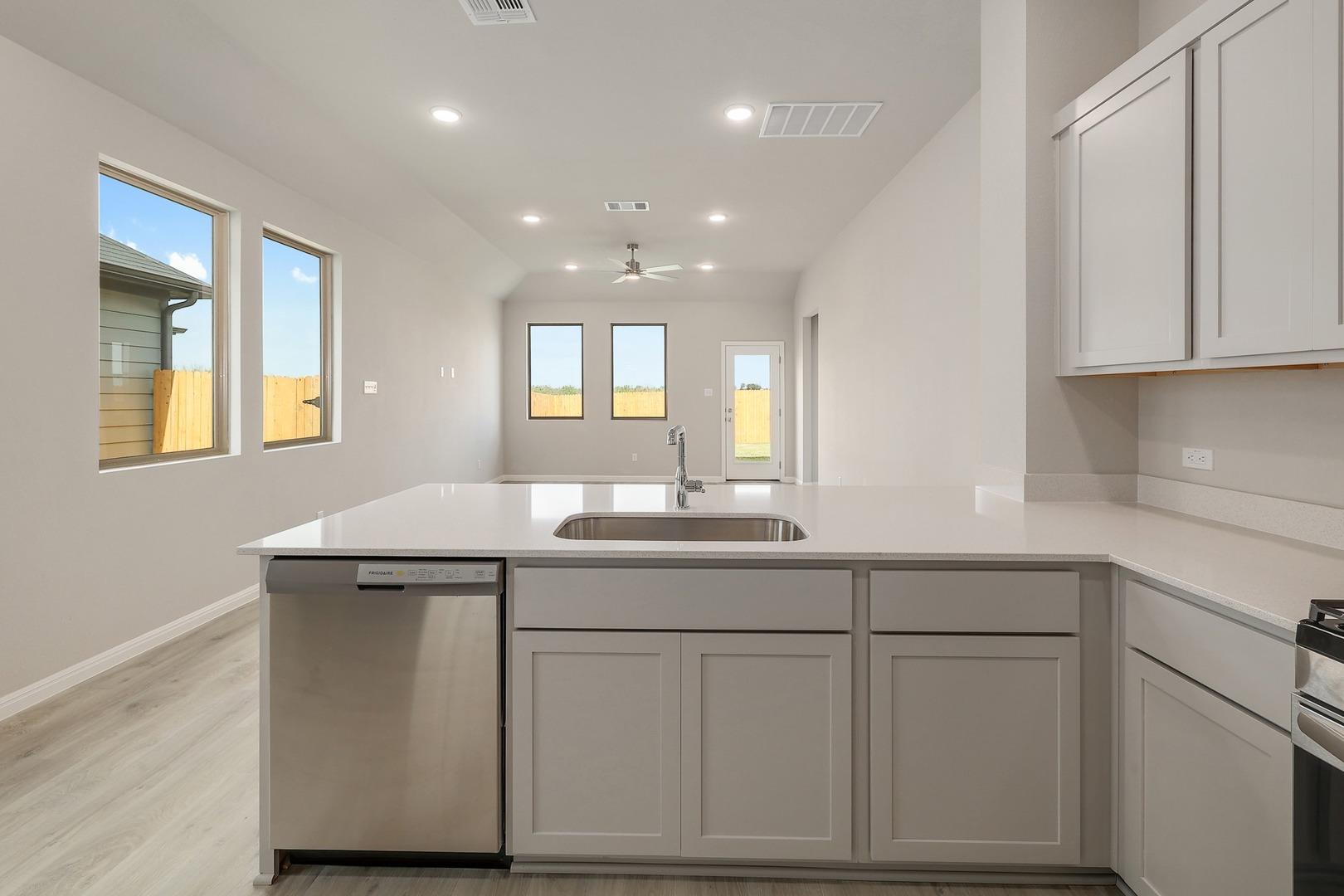 441 Lucky Ave, Elgin, TX 78621