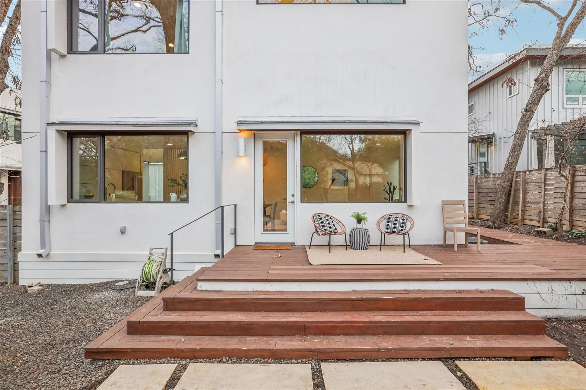 1114 Mariposa Dr # B, Austin, TX 78704