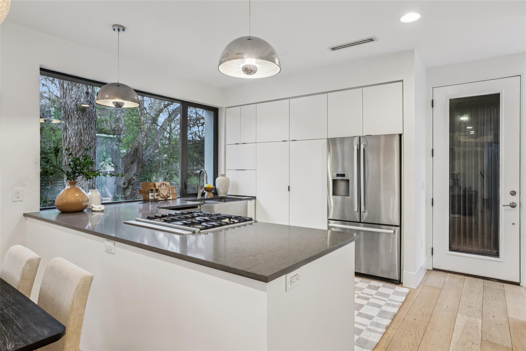 1114 Mariposa Dr # B, Austin, TX 78704