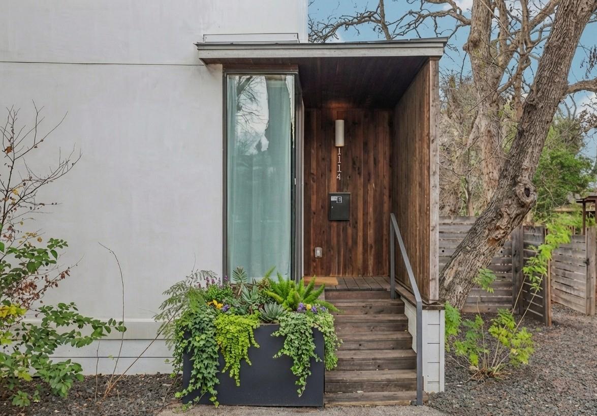 1114 Mariposa Dr # B, Austin, TX 78704