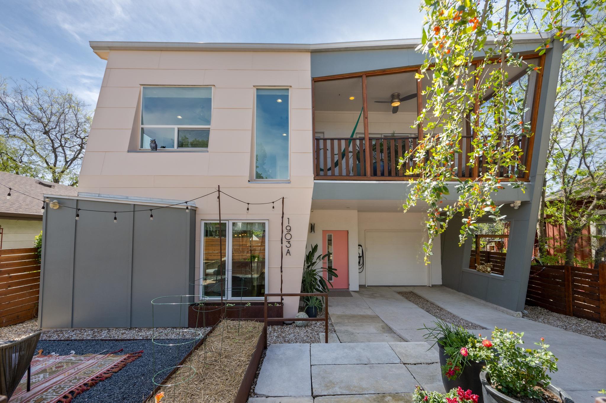 1903 E 17th St # A, Austin, TX 78702