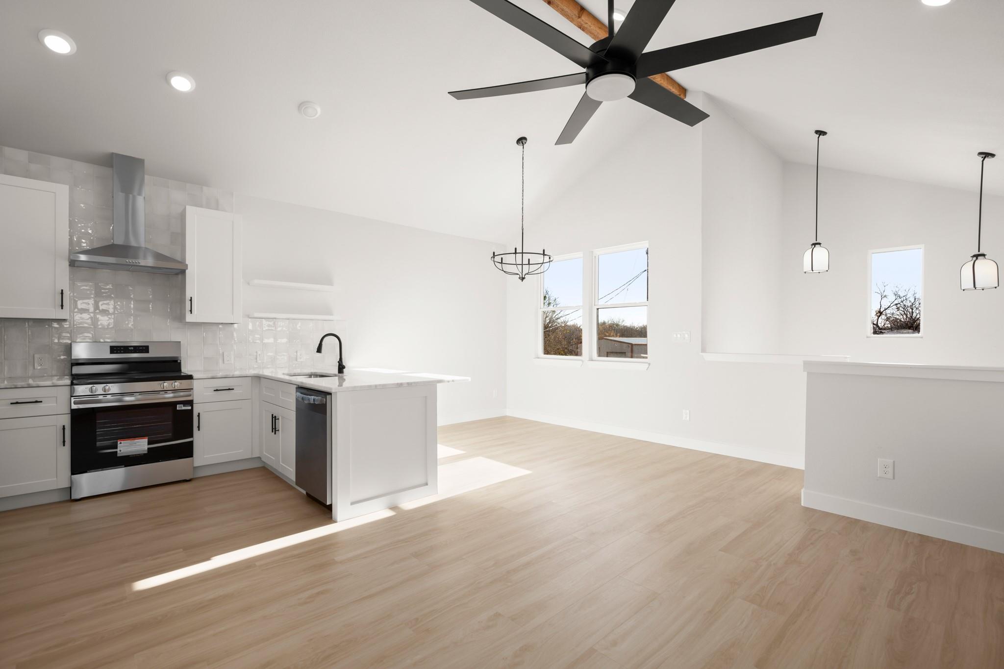 306 S Avenue P Ave # A, Marble Falls, TX 78654