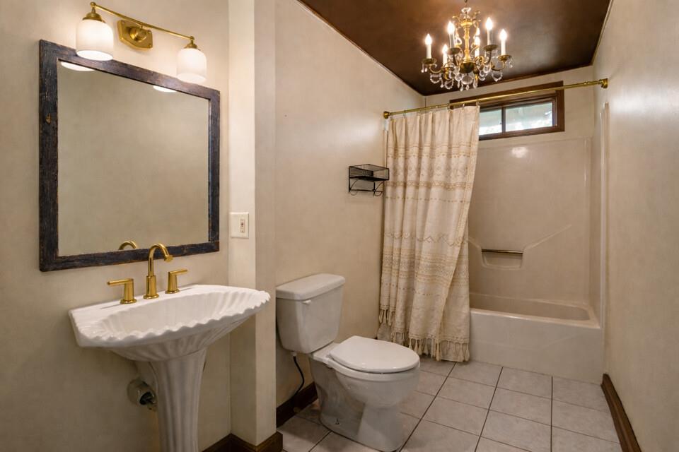 435 Spangenberg Rd, Blanco, TX 78623