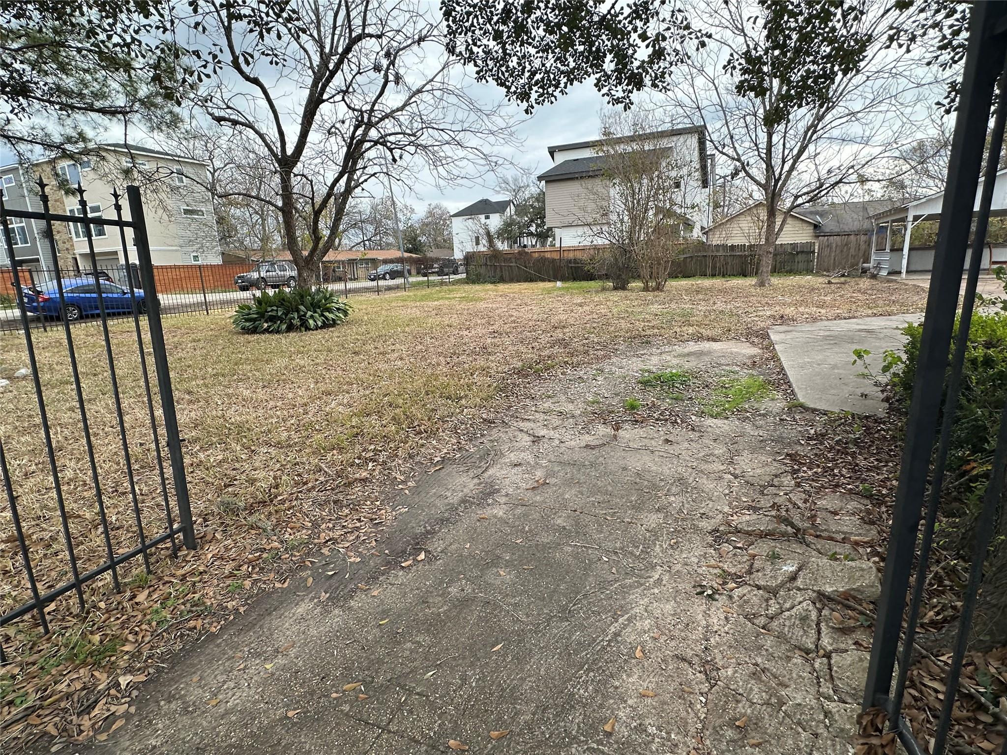 6807 Saint Augustine St, Houston, TX 77021