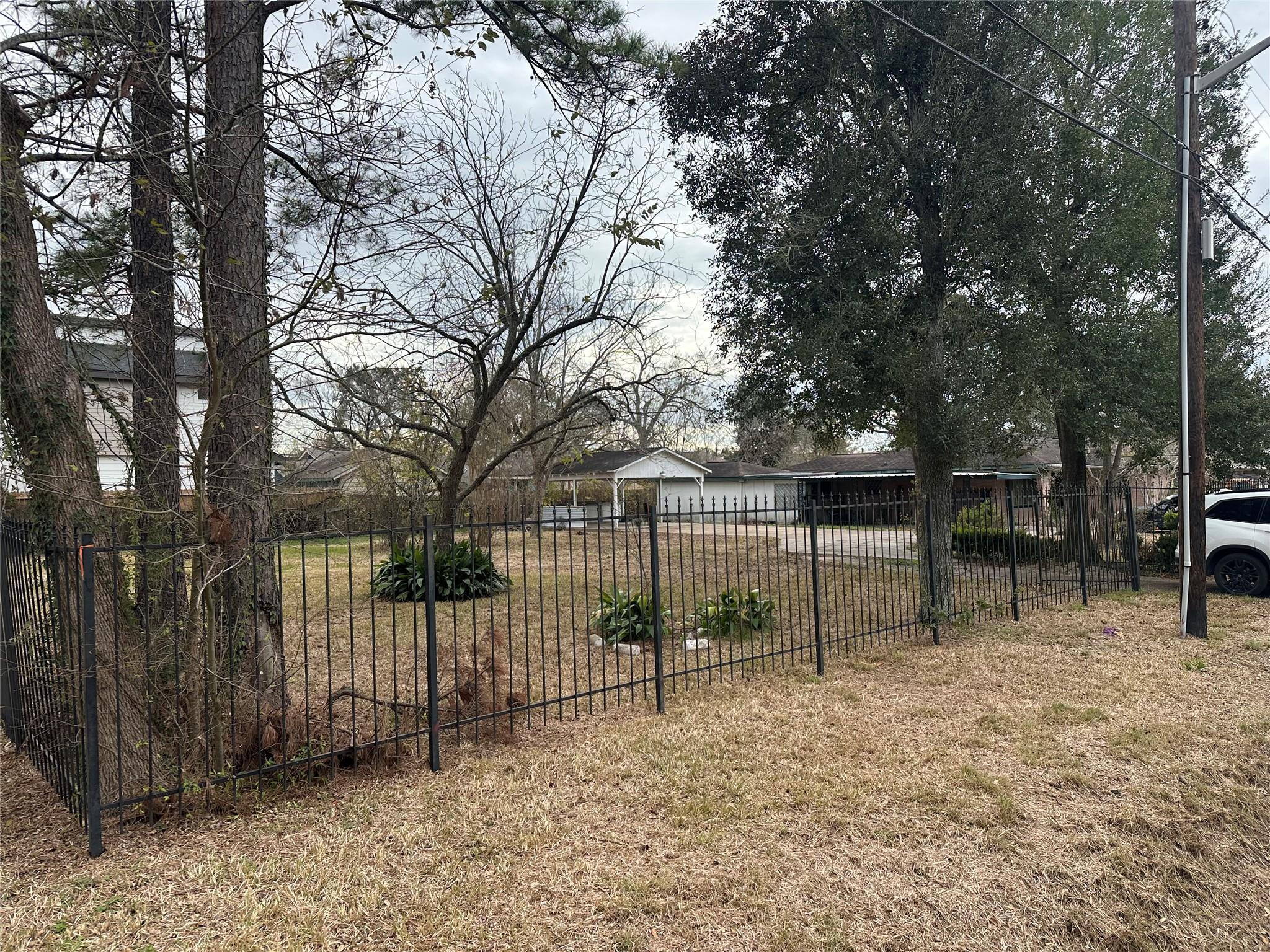 6807 Saint Augustine St, Houston, TX 77021