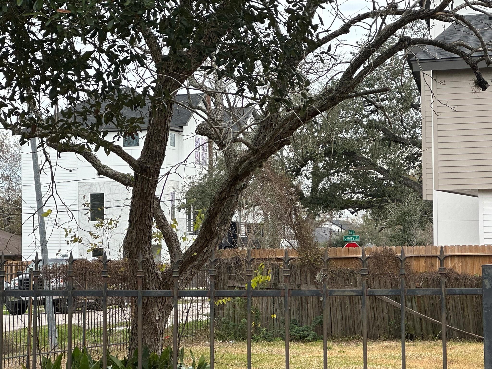 6807 Saint Augustine St, Houston, TX 77021