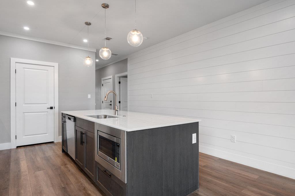 2029 Applewood Dr, Lockhart, TX 78644