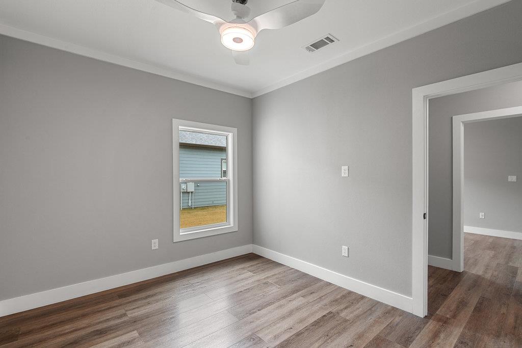 2029 Applewood Dr, Lockhart, TX 78644