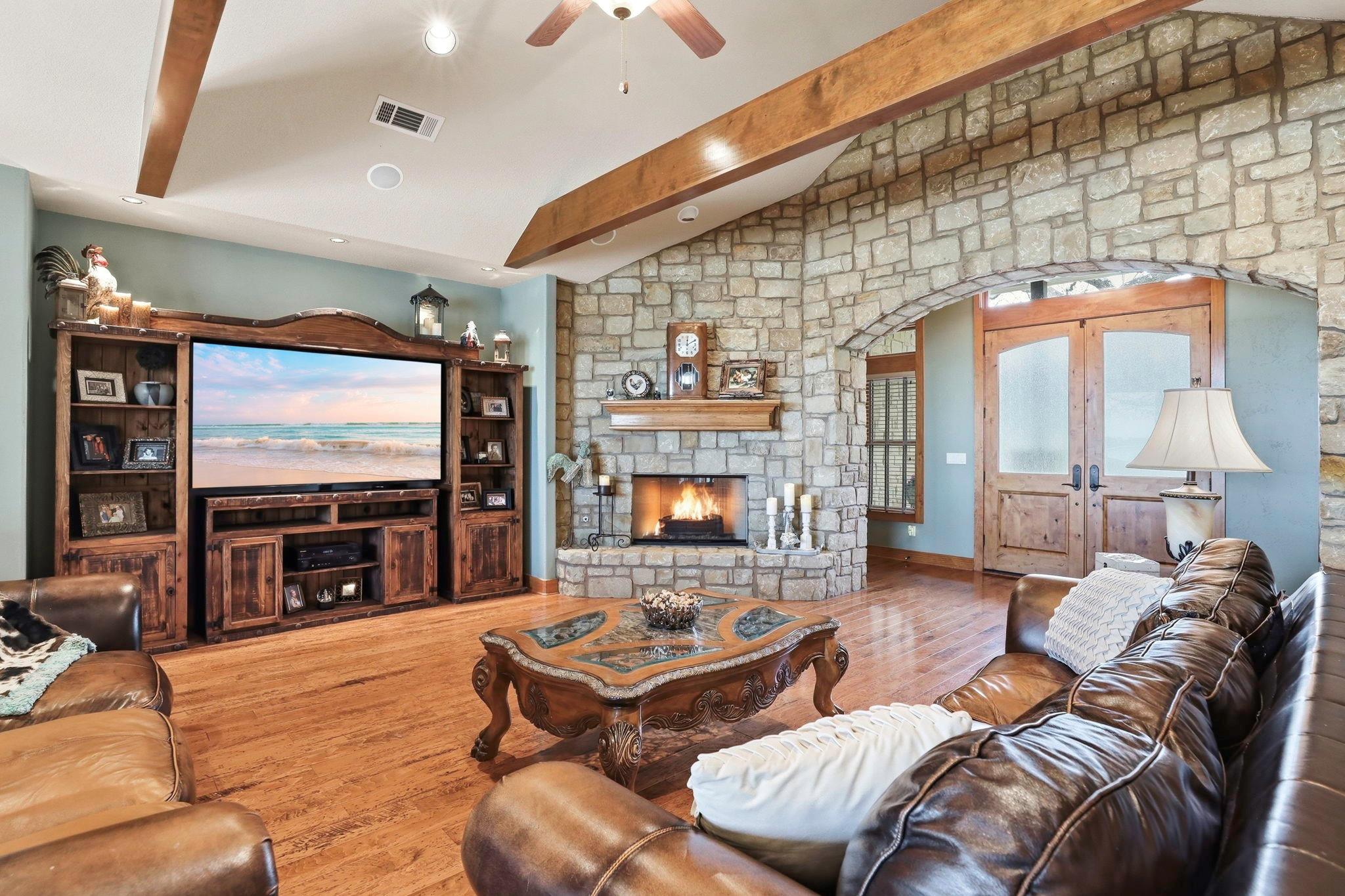 1041 Polo Club Dr, Austin, TX 78737