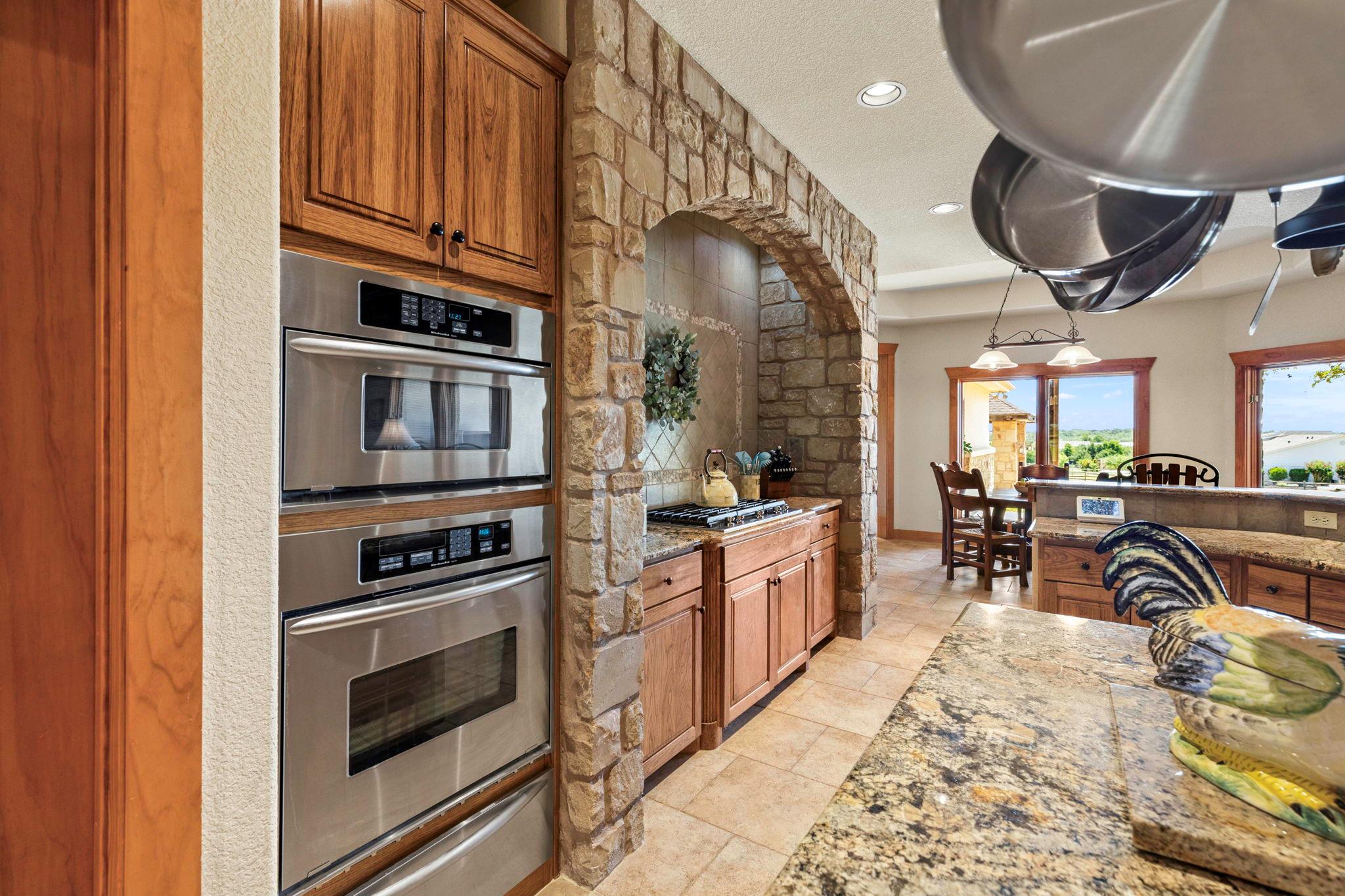 1041 Polo Club Dr, Austin, TX 78737