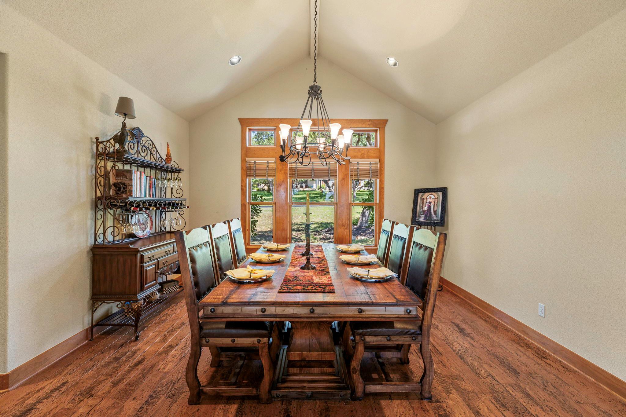 1041 Polo Club Dr, Austin, TX 78737