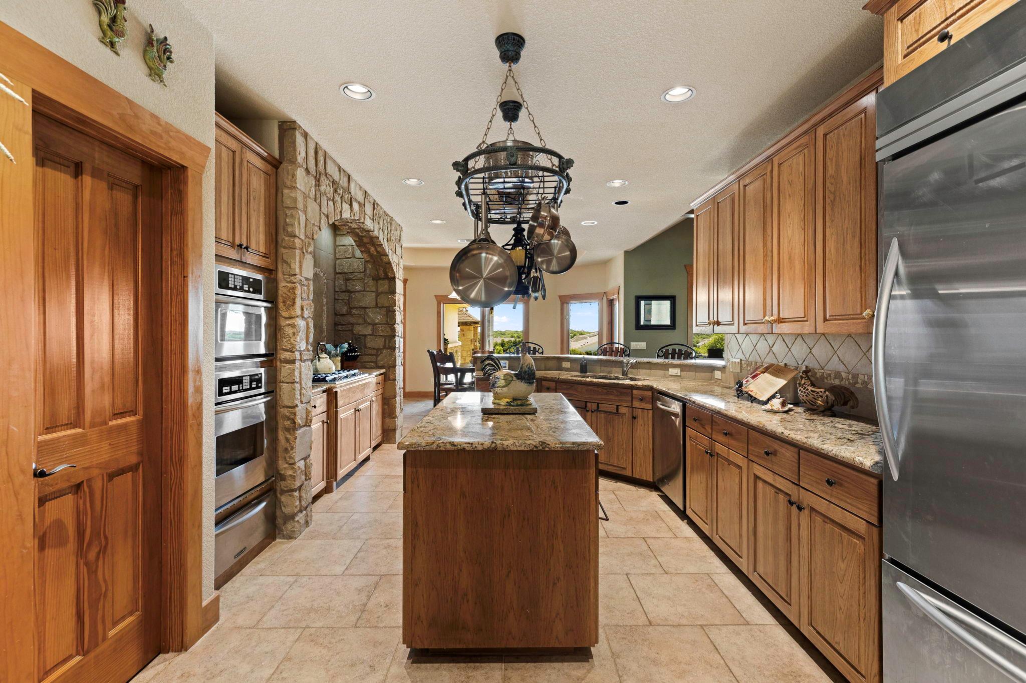 1041 Polo Club Dr, Austin, TX 78737