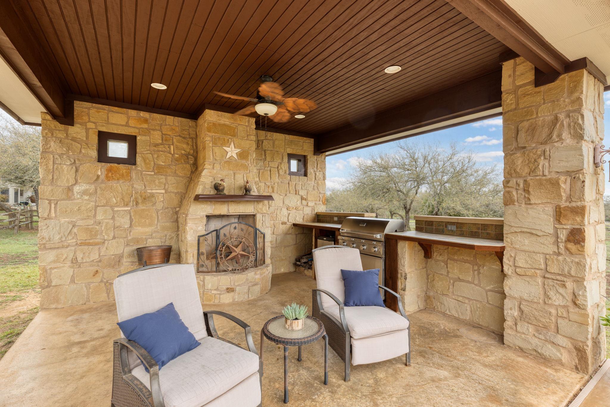 1041 Polo Club Dr, Austin, TX 78737