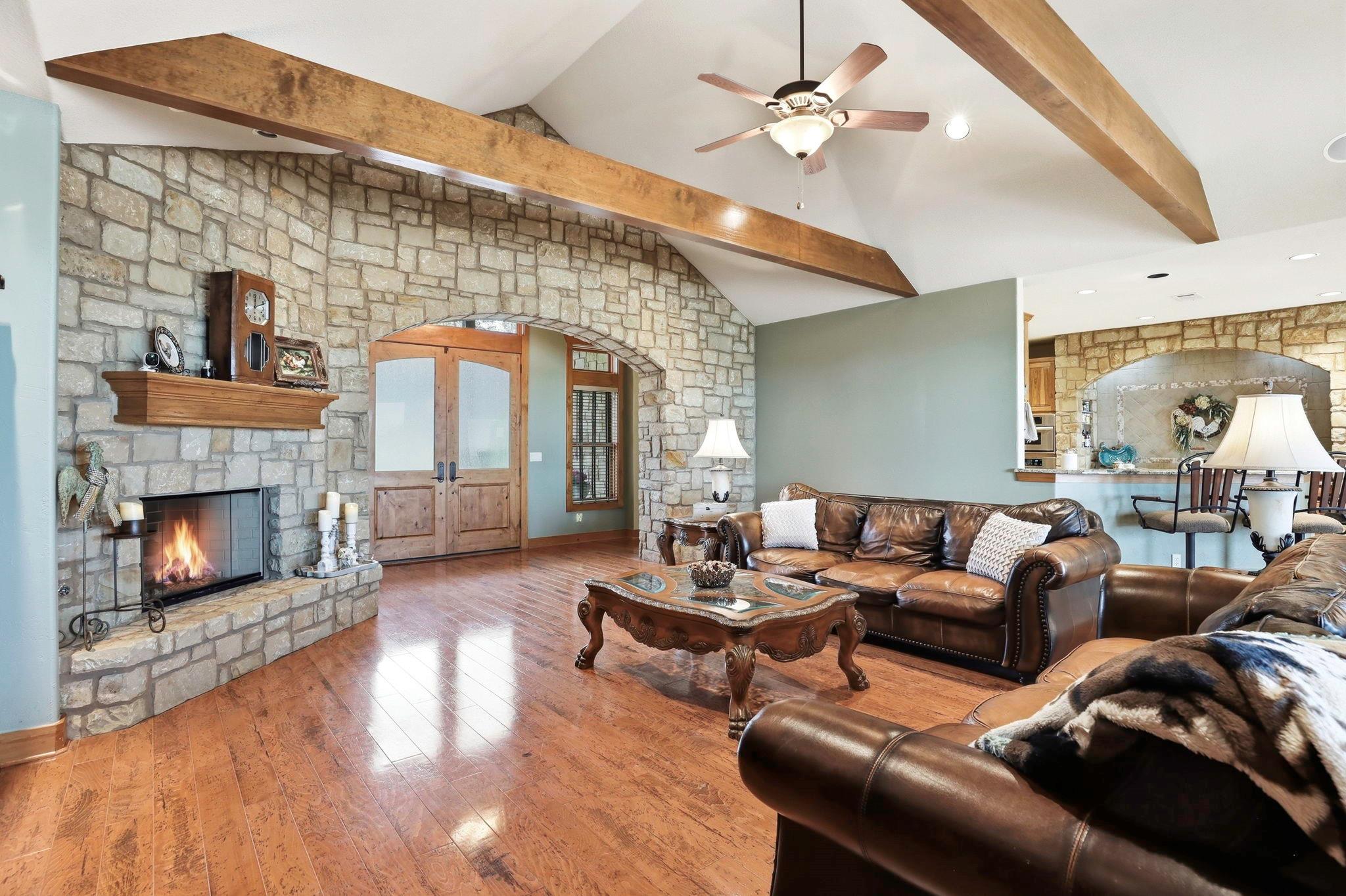 1041 Polo Club Dr, Austin, TX 78737