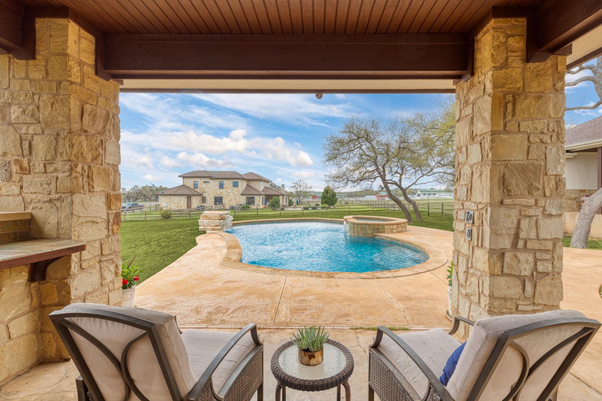 1041 Polo Club Dr, Austin, TX 78737
