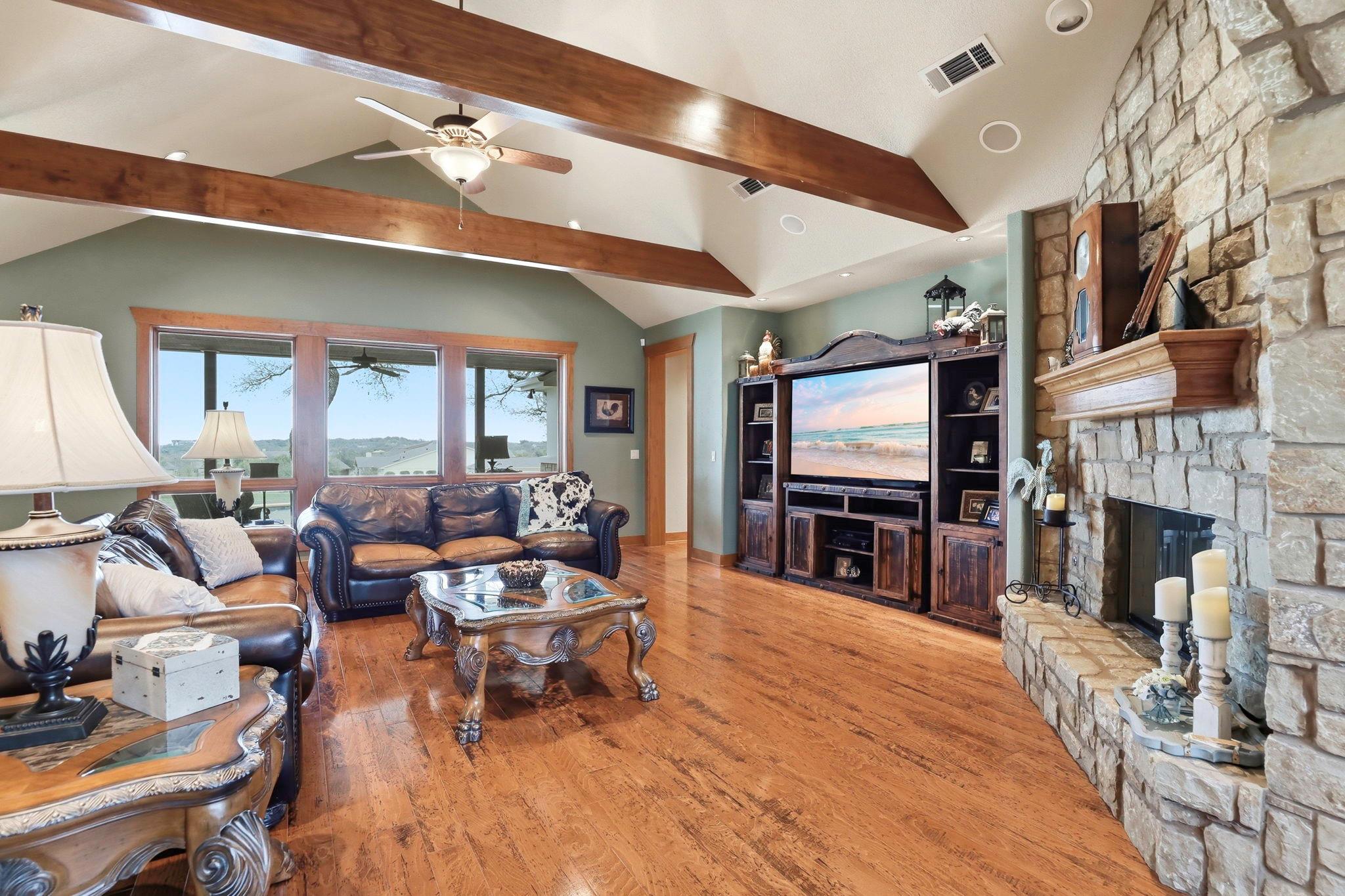 1041 Polo Club Dr, Austin, TX 78737