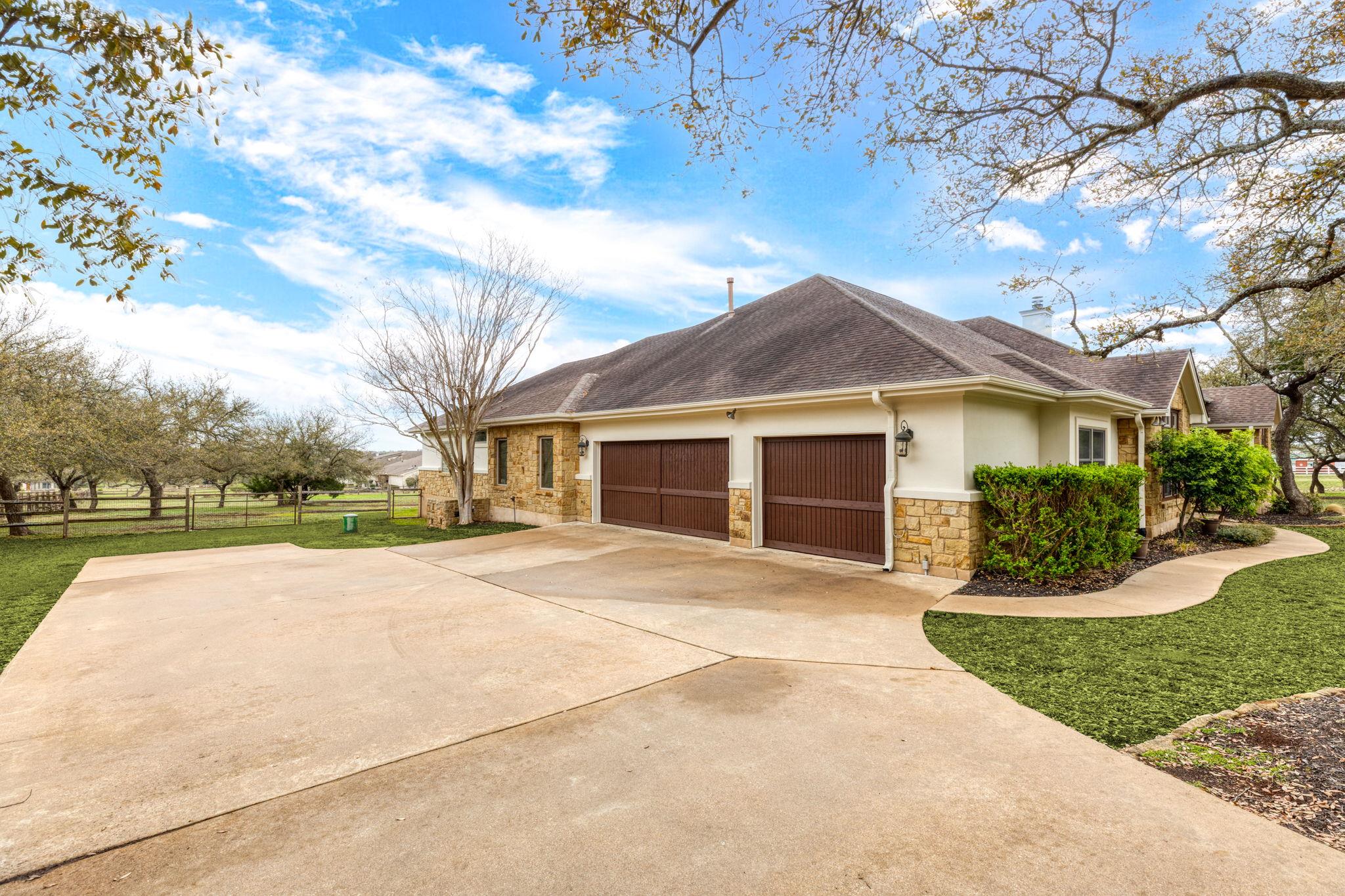 1041 Polo Club Dr, Austin, TX 78737