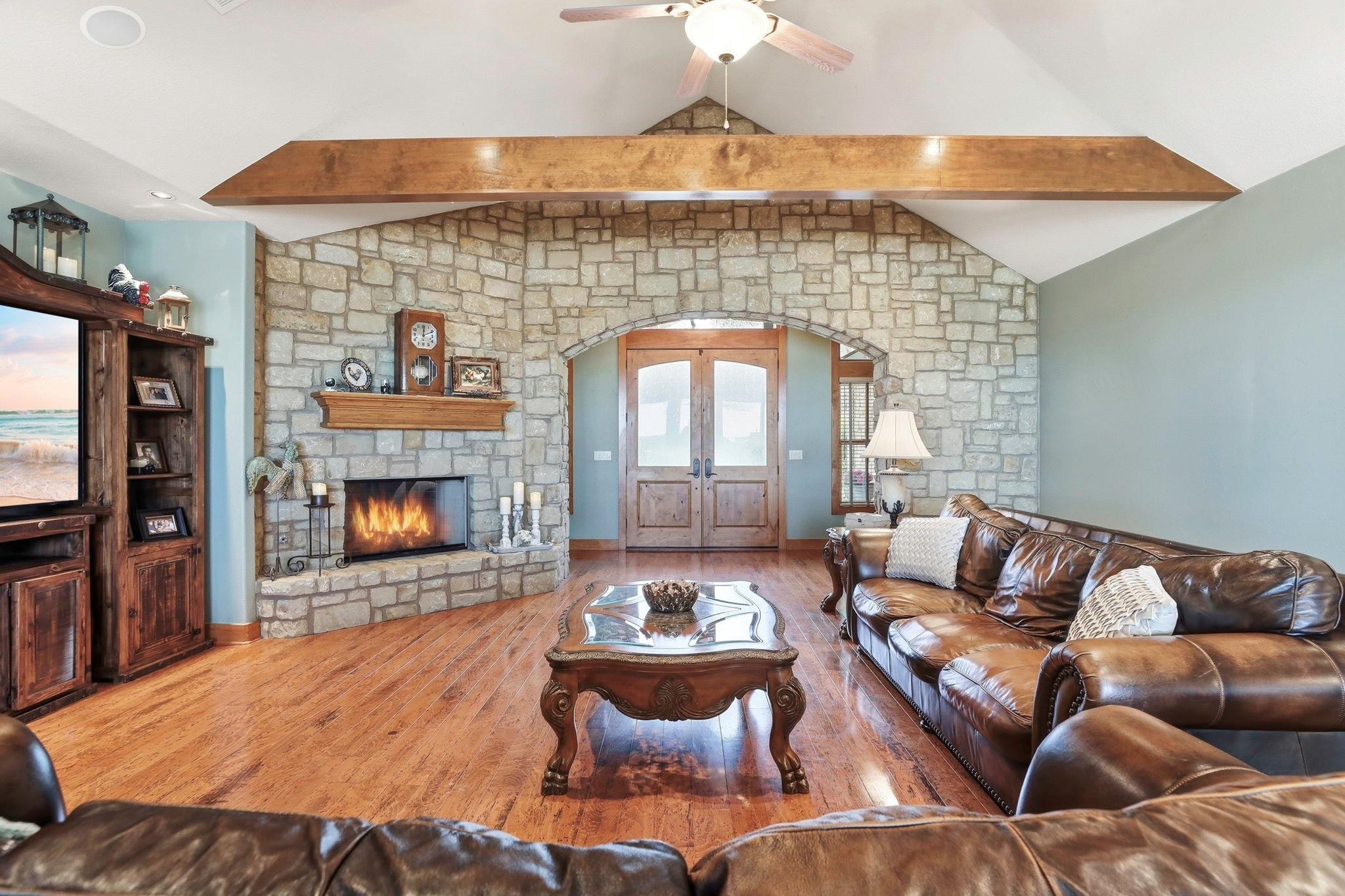 1041 Polo Club Dr, Austin, TX 78737