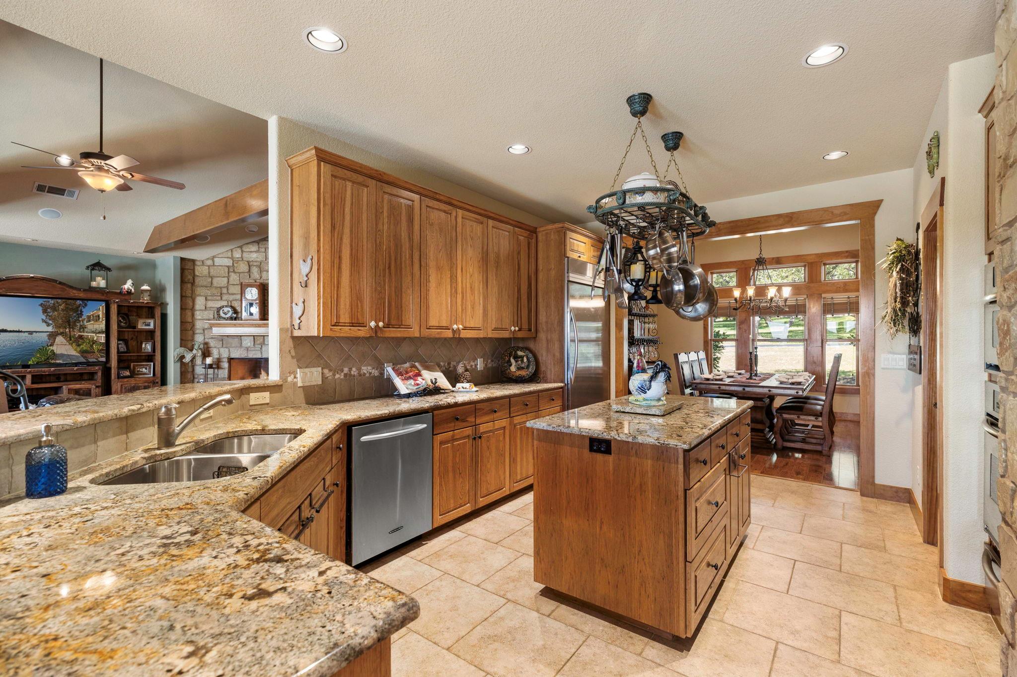 1041 Polo Club Dr, Austin, TX 78737