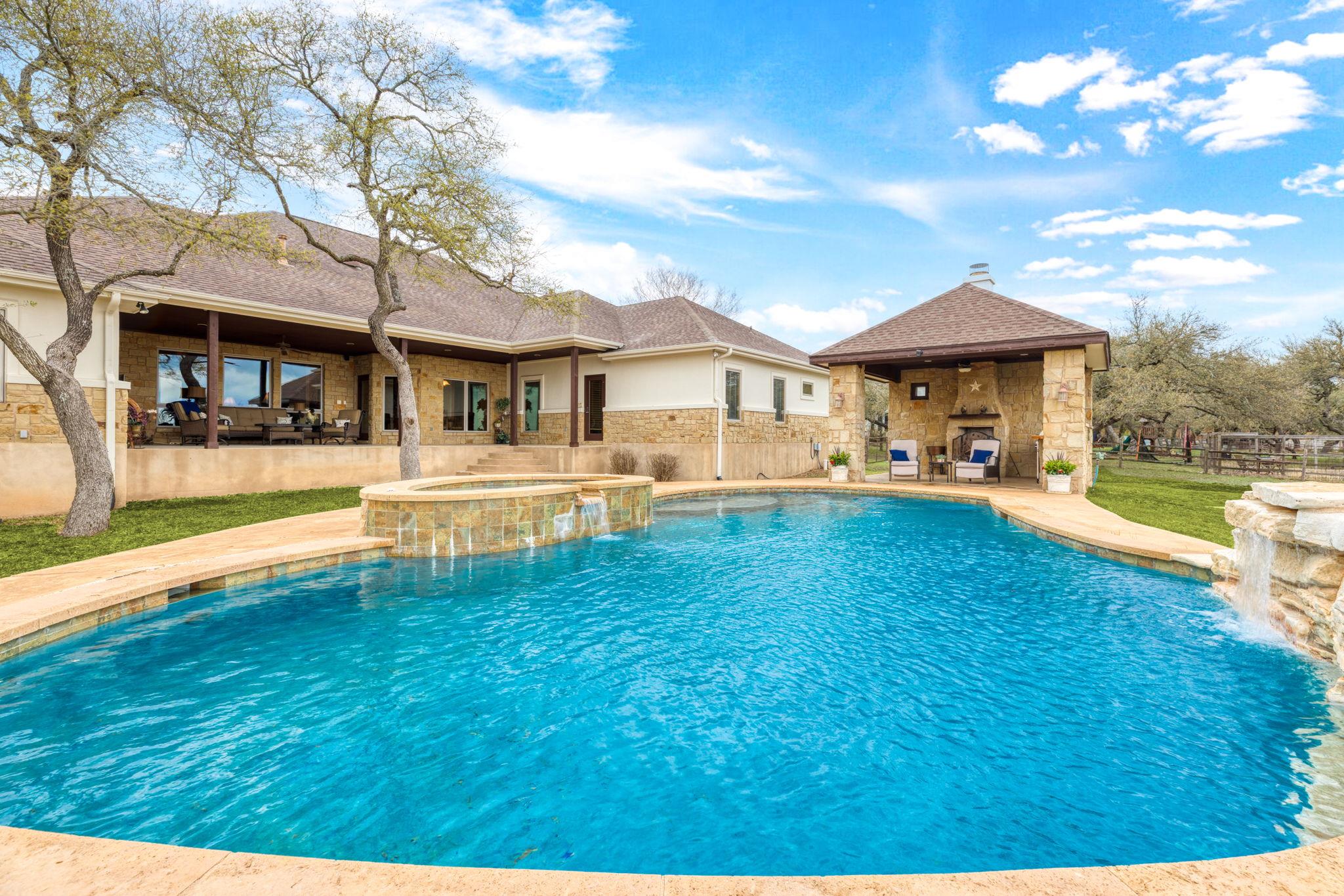 1041 Polo Club Dr, Austin, TX 78737