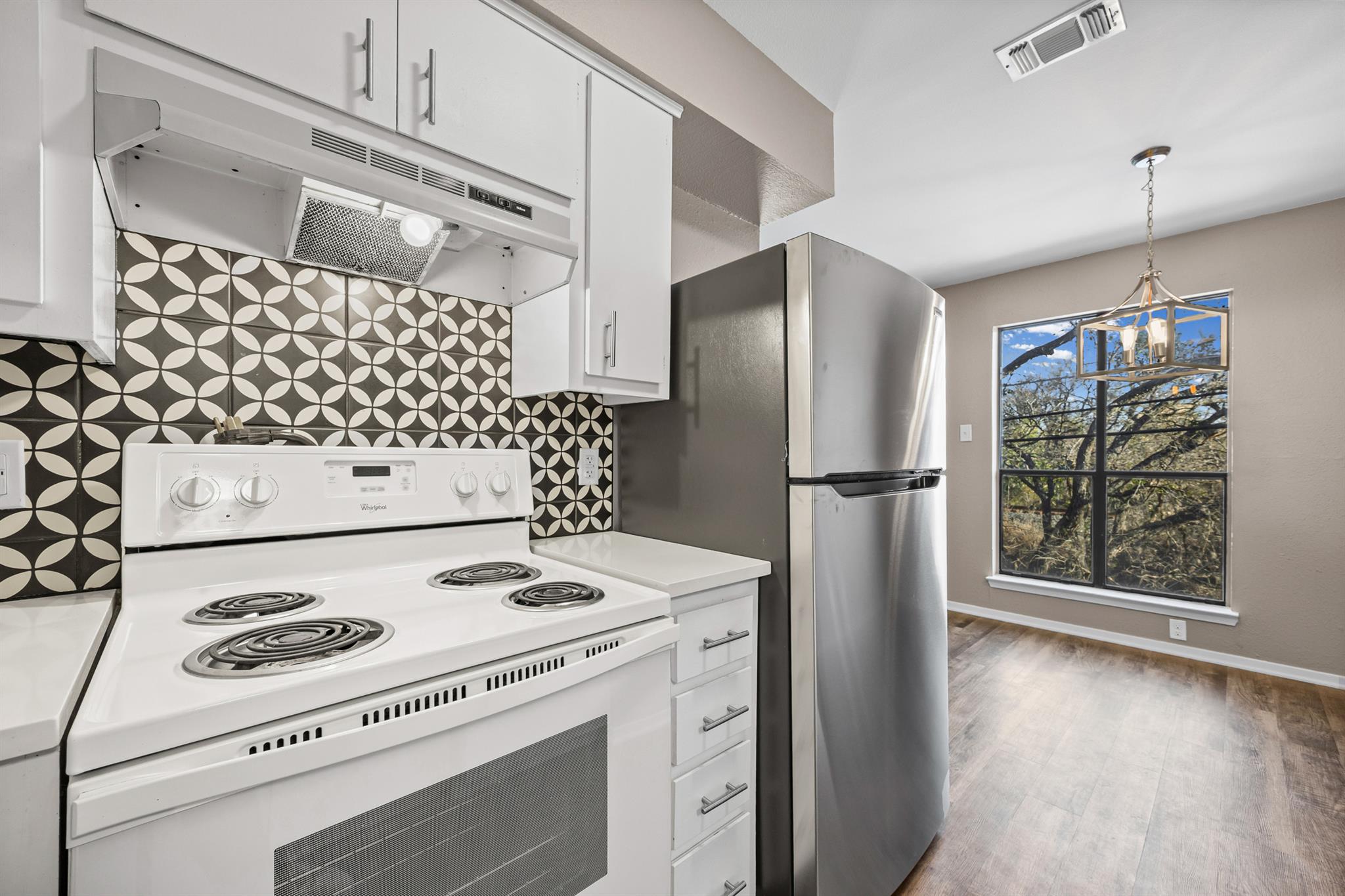 5215 Saint Georges Grn # D, Austin, TX 78745