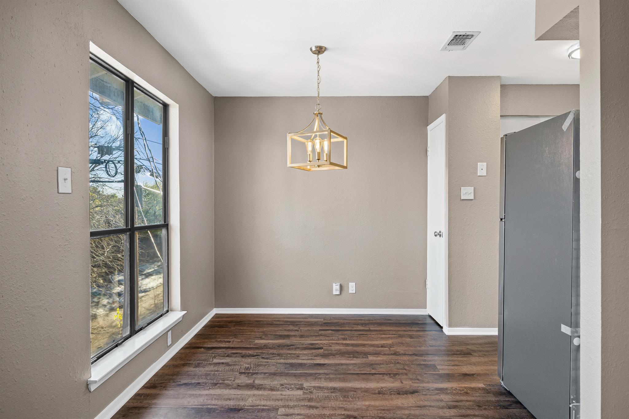 5215 Saint Georges Grn # D, Austin, TX 78745