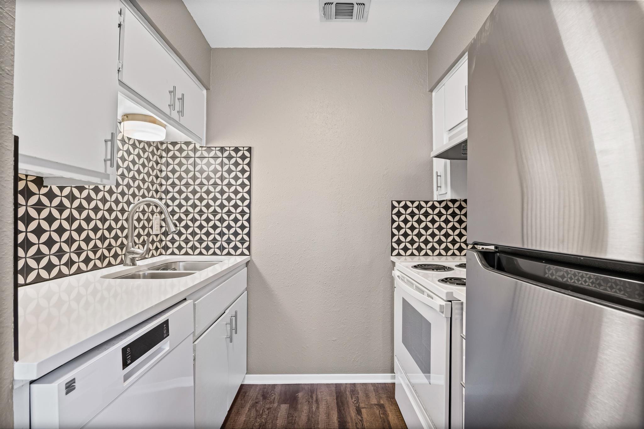 5215 Saint Georges Grn # D, Austin, TX 78745