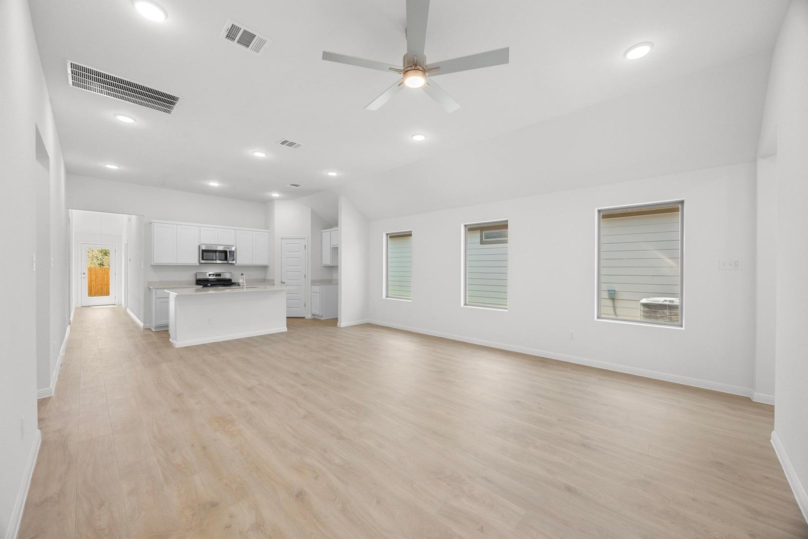 437 Lucky Ave, Elgin, TX 78621