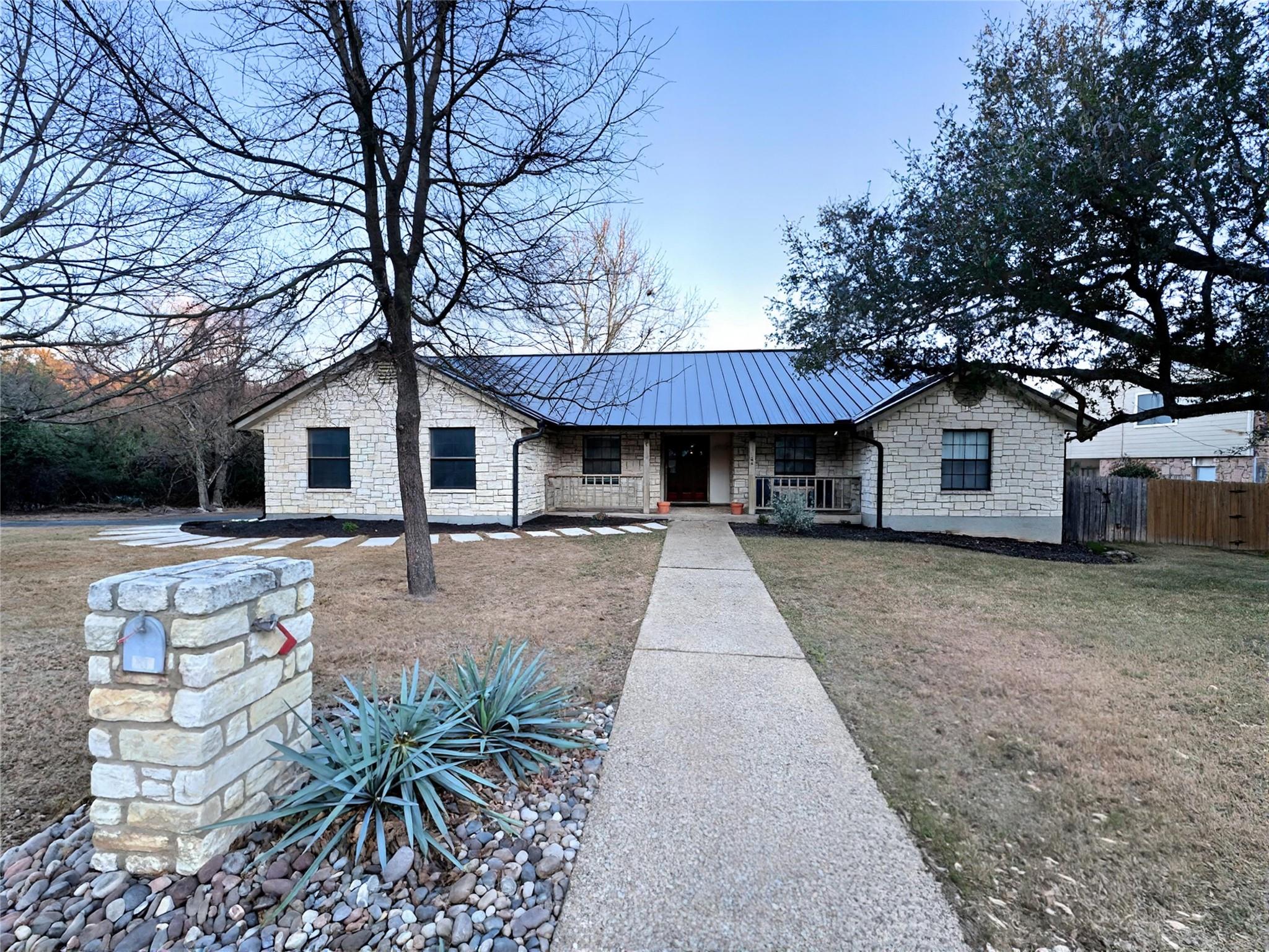 9007 Spring Lake Dr, Austin, TX 78750