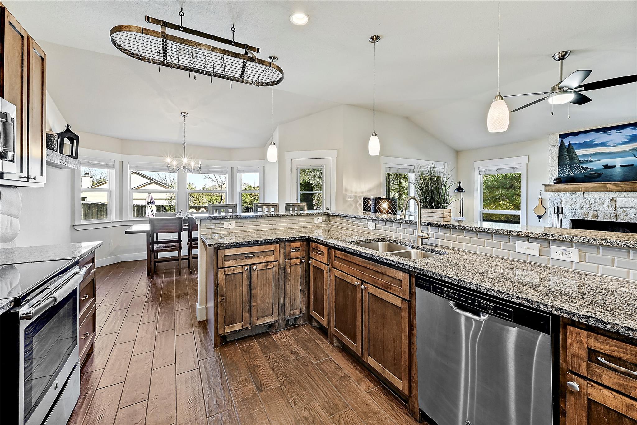 1 Rolling Hills Rd, Wimberley, TX 78676