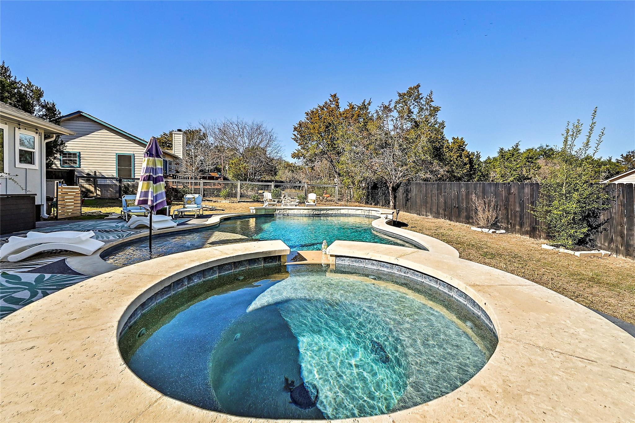 1 Rolling Hills Rd, Wimberley, TX 78676
