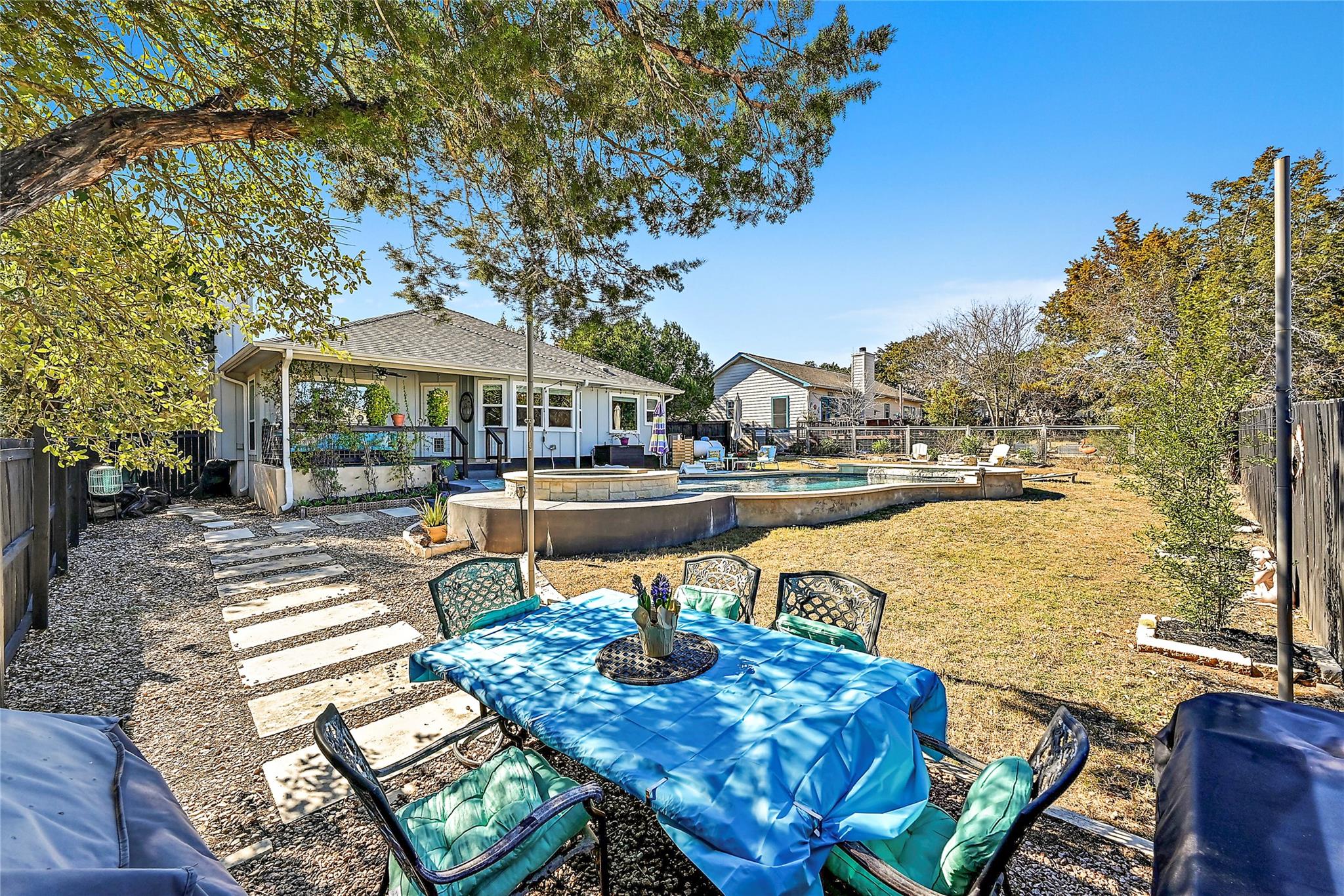 1 Rolling Hills Rd, Wimberley, TX 78676