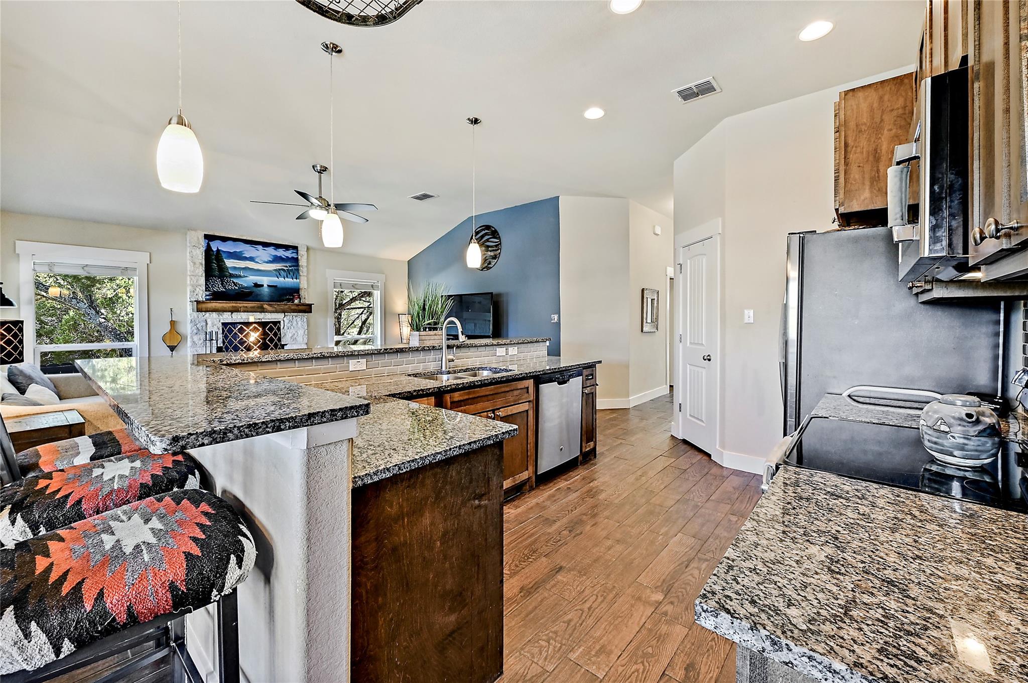 1 Rolling Hills Rd, Wimberley, TX 78676