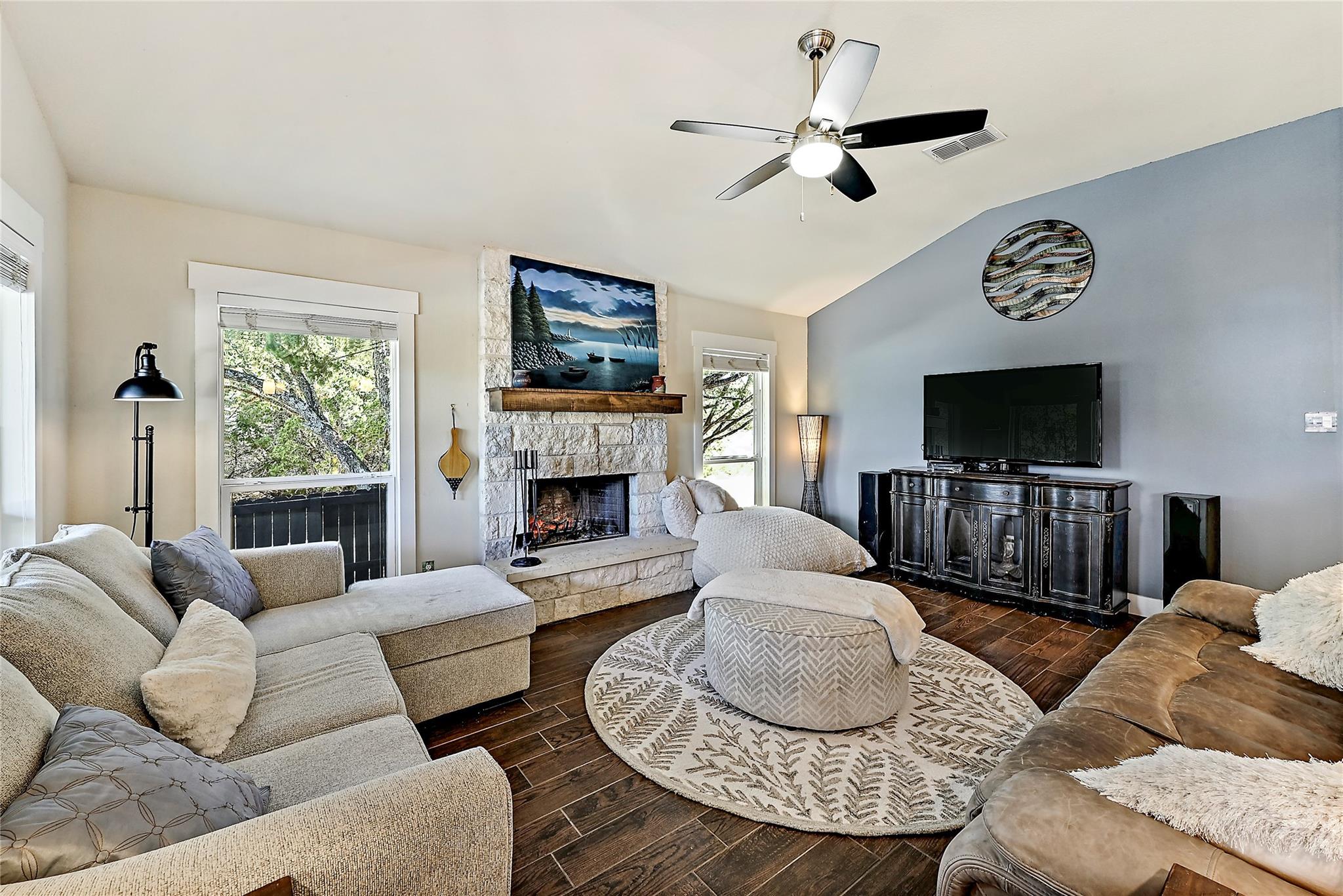 1 Rolling Hills Rd, Wimberley, TX 78676