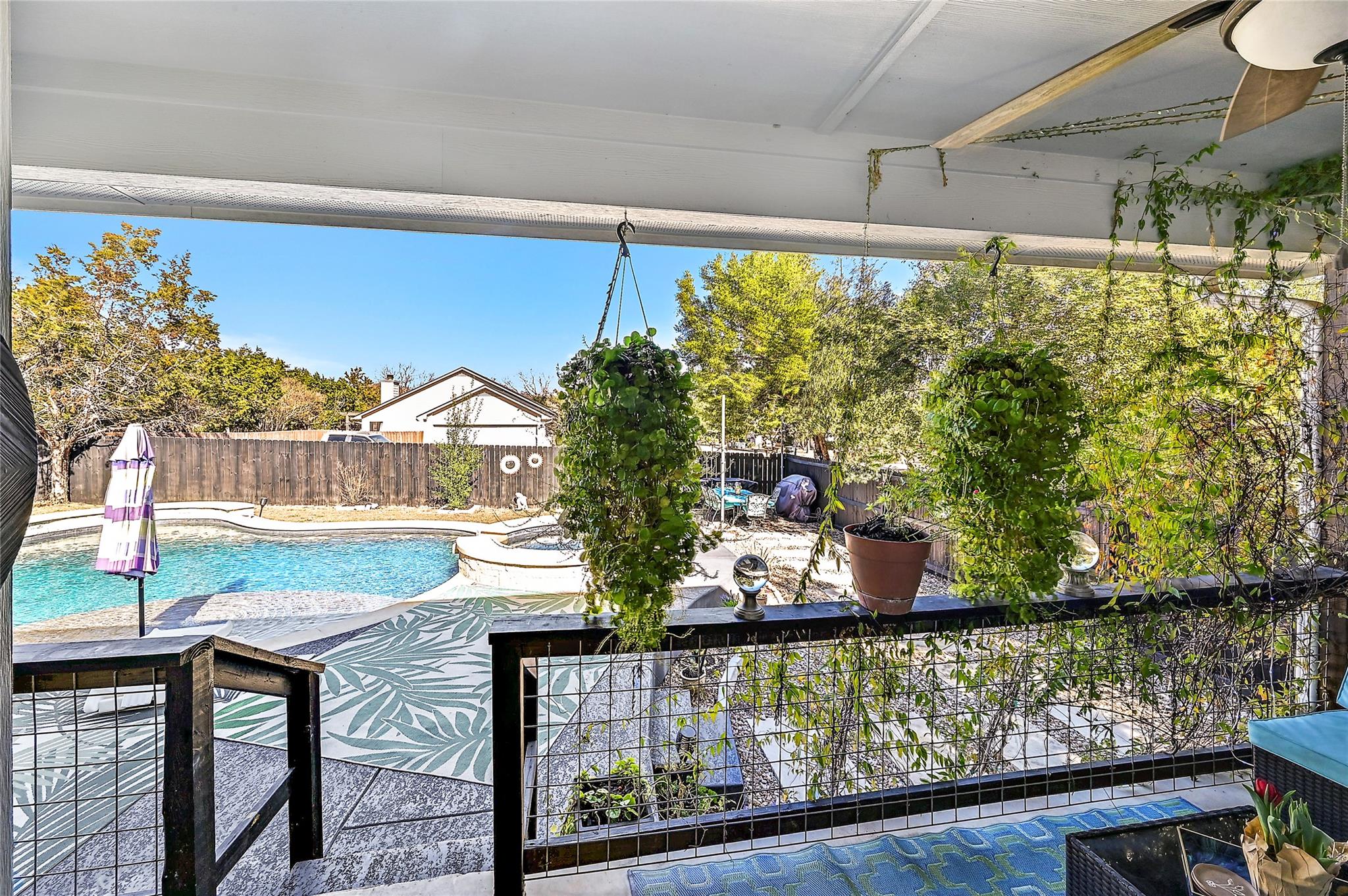 1 Rolling Hills Rd, Wimberley, TX 78676