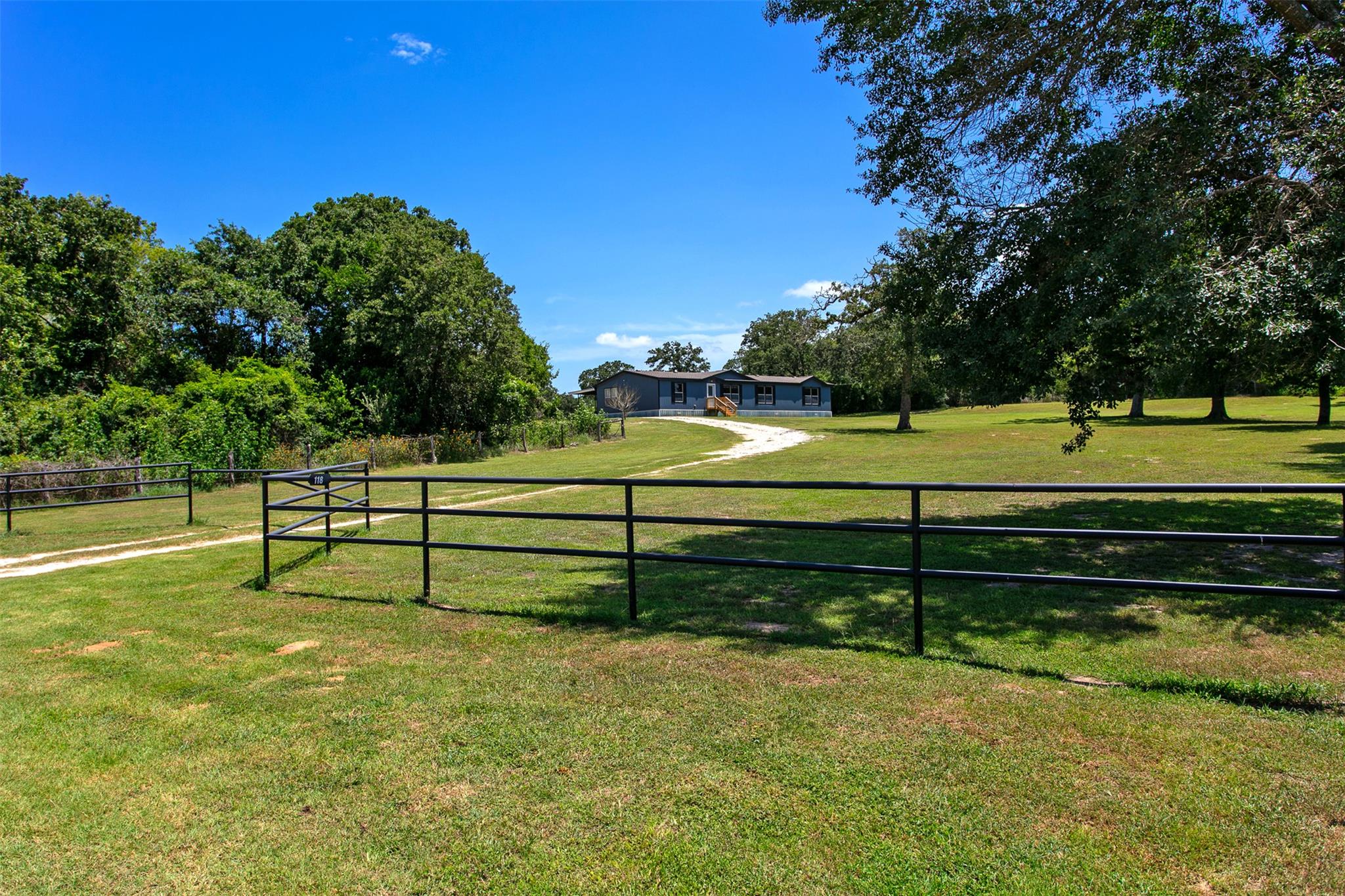 118 Yaupon Drive, Caldwell, TX 77836