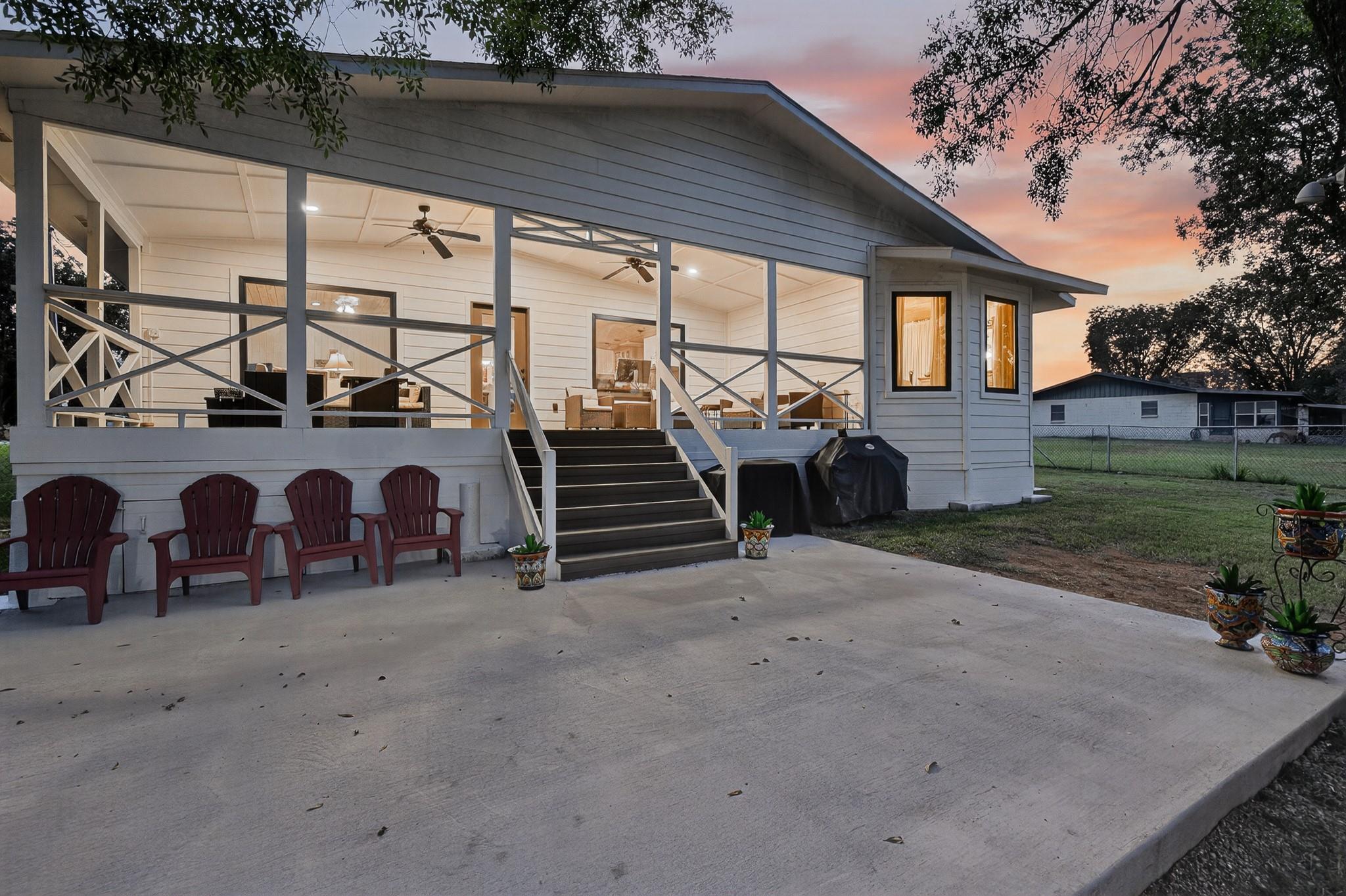 710 Sandy Harbor Dr, Horseshoe Bay, TX 78657