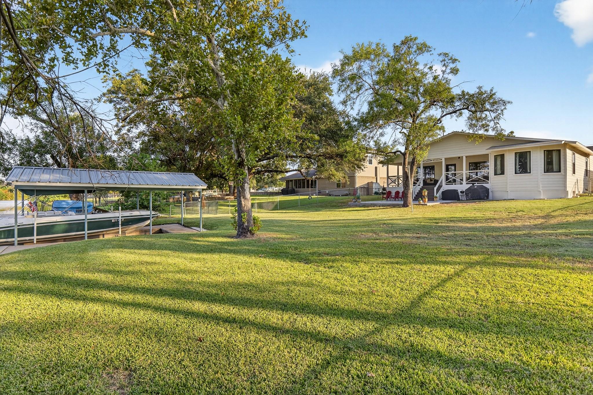 710 Sandy Harbor Dr, Horseshoe Bay, TX 78657