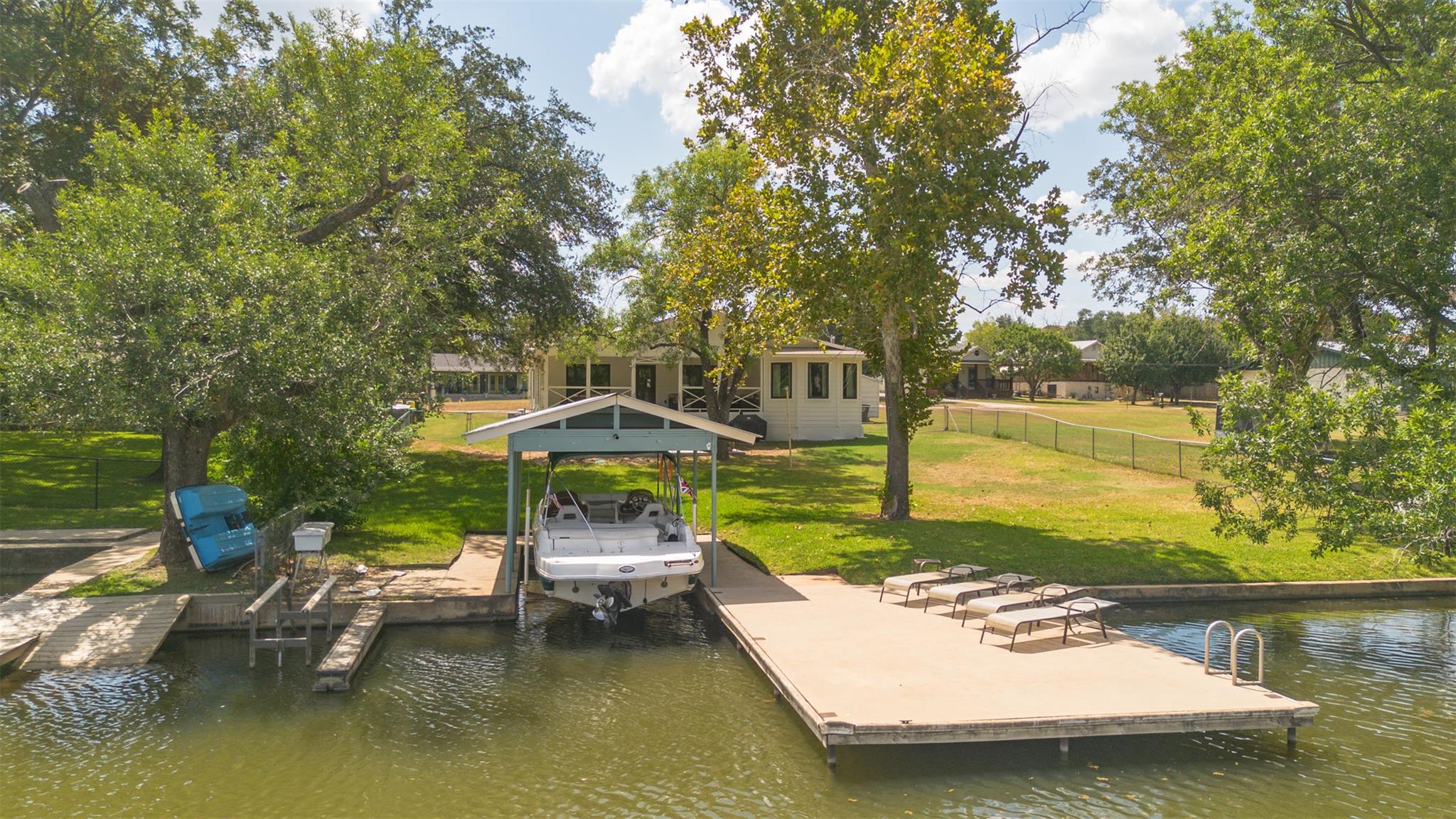 710 Sandy Harbor Dr, Horseshoe Bay, TX 78657