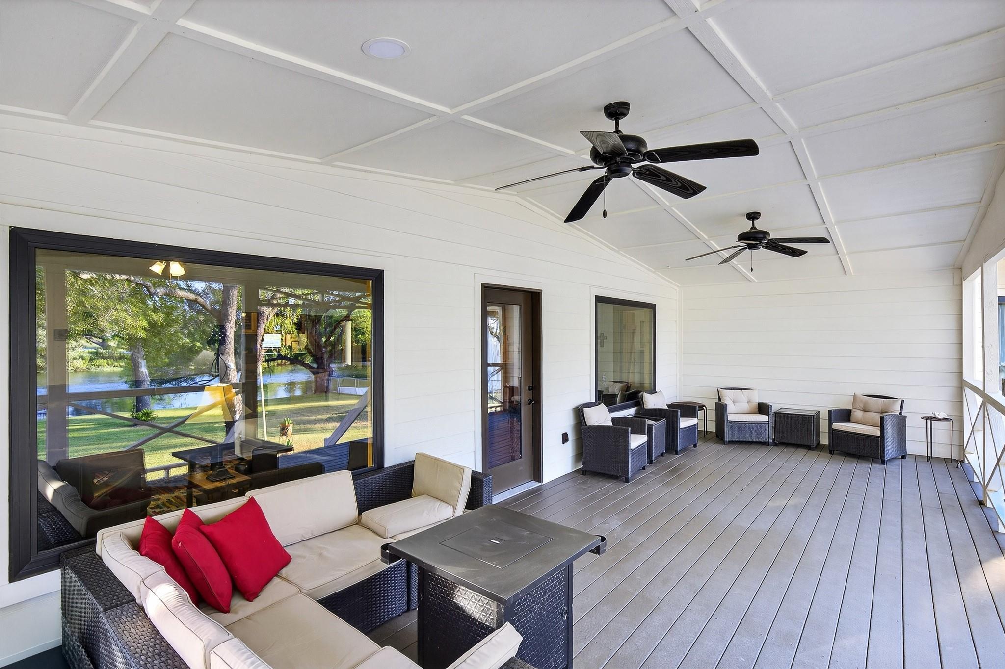 710 Sandy Harbor Dr, Horseshoe Bay, TX 78657