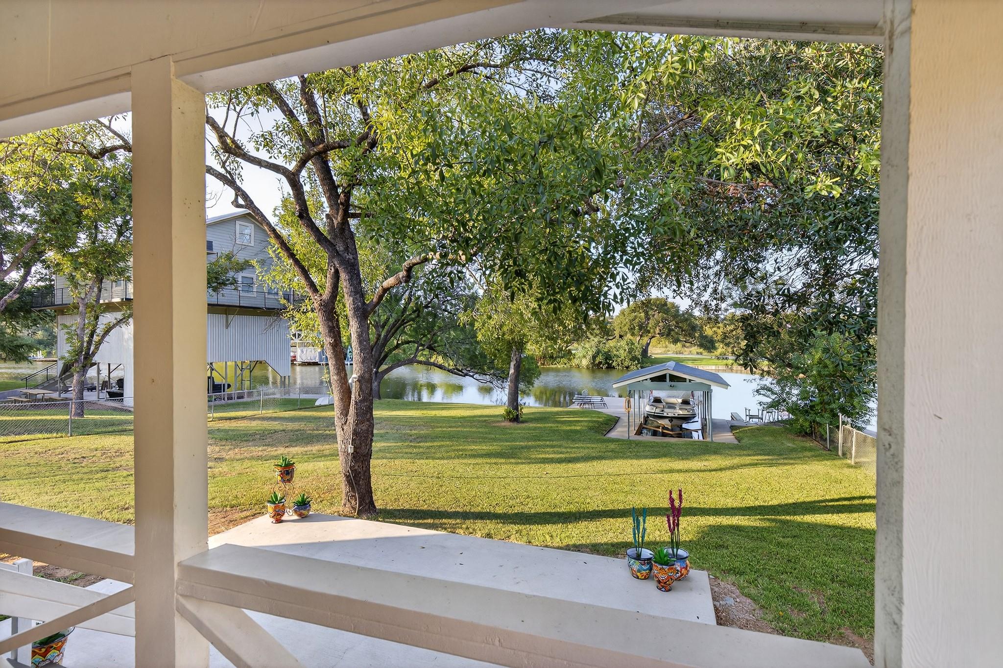 710 Sandy Harbor Dr, Horseshoe Bay, TX 78657