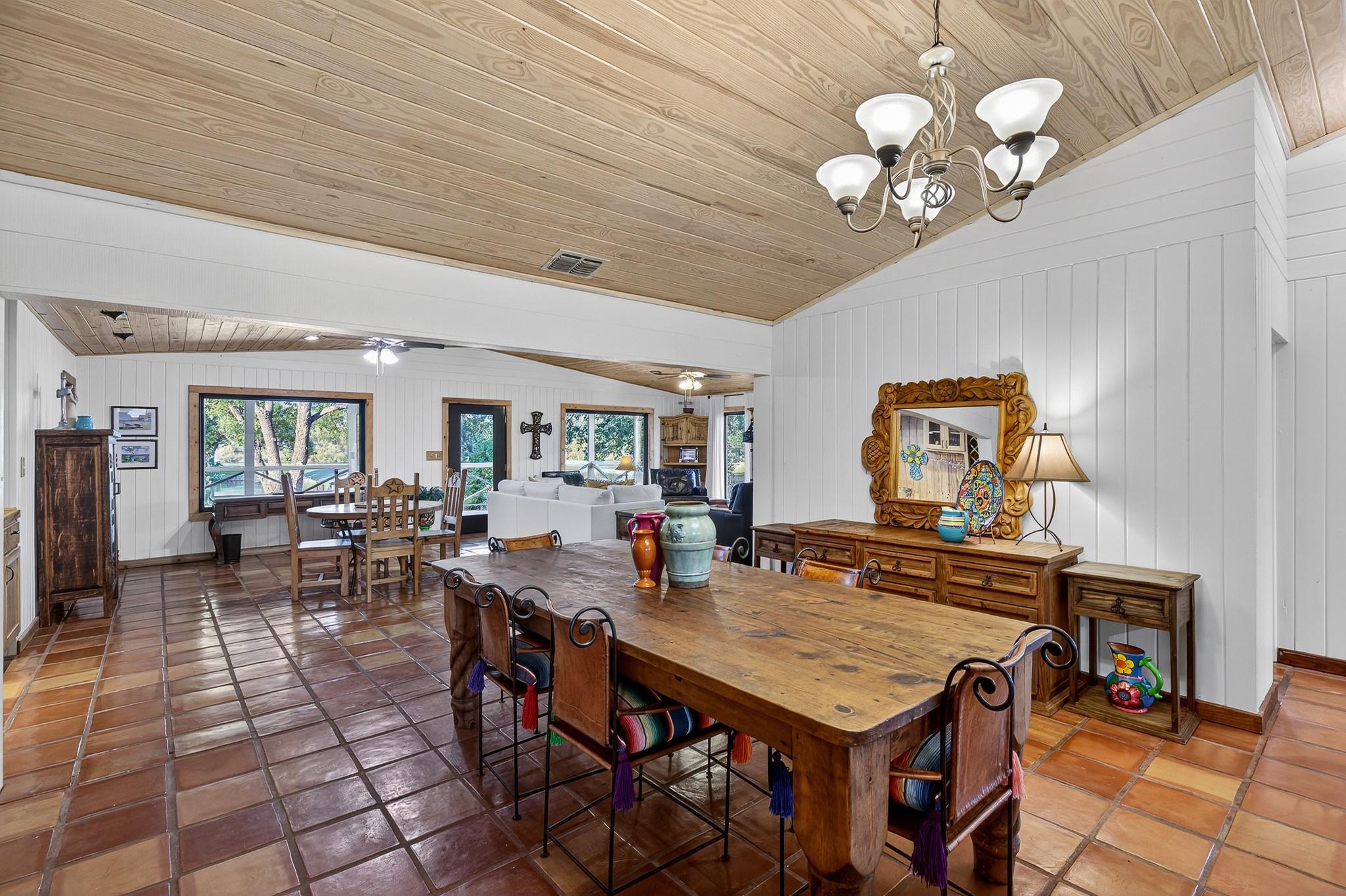 710 Sandy Harbor Dr, Horseshoe Bay, TX 78657