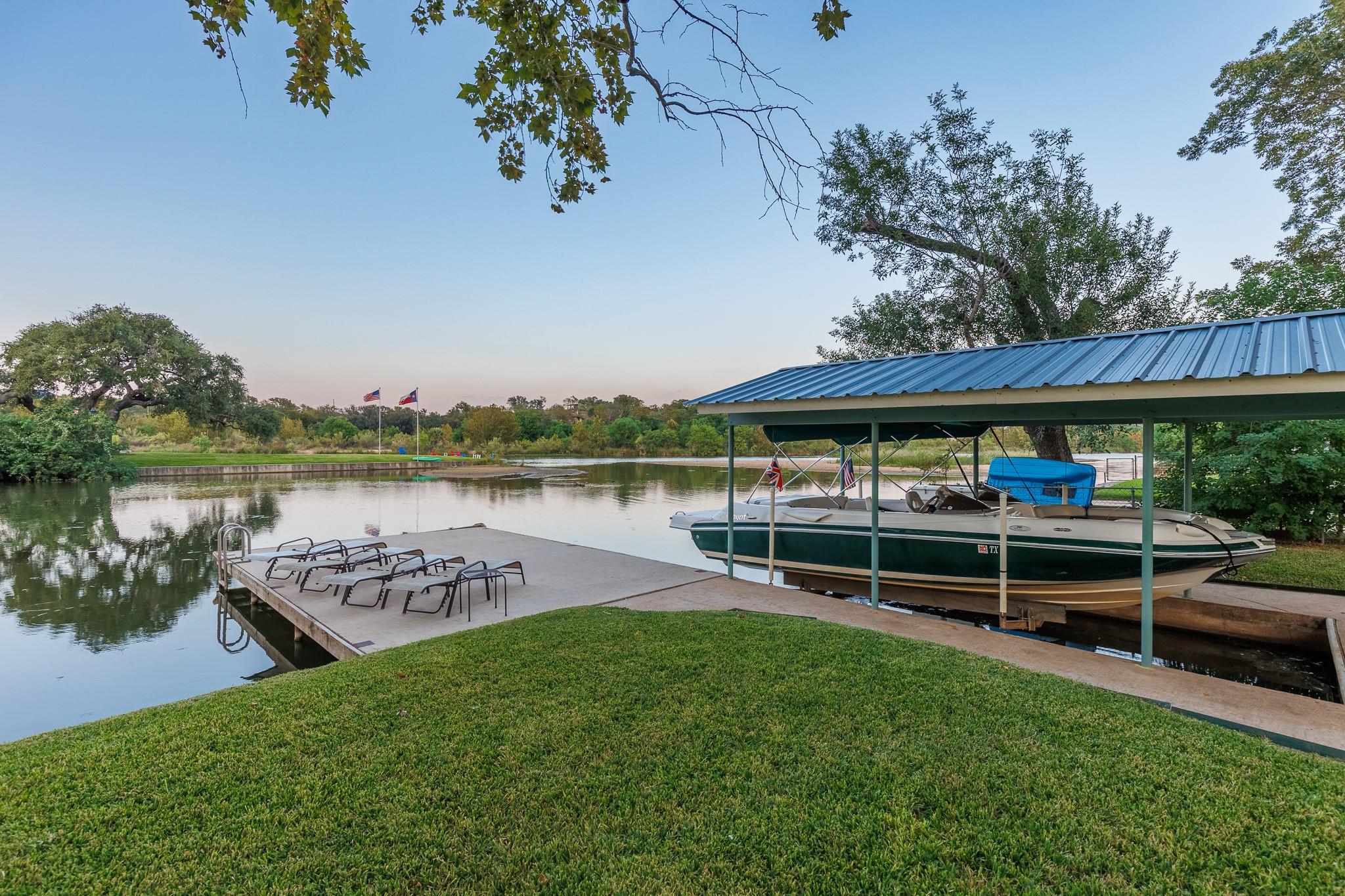 710 Sandy Harbor Dr, Horseshoe Bay, TX 78657